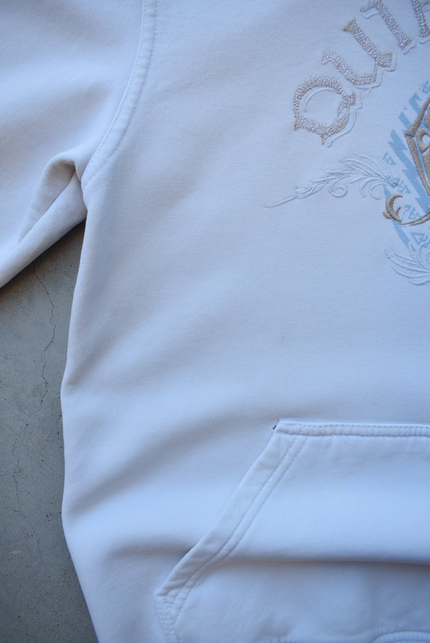 Quiksilver White Embroidered Spellout Hoodie — 2000s (S/M) - Retrospective Store