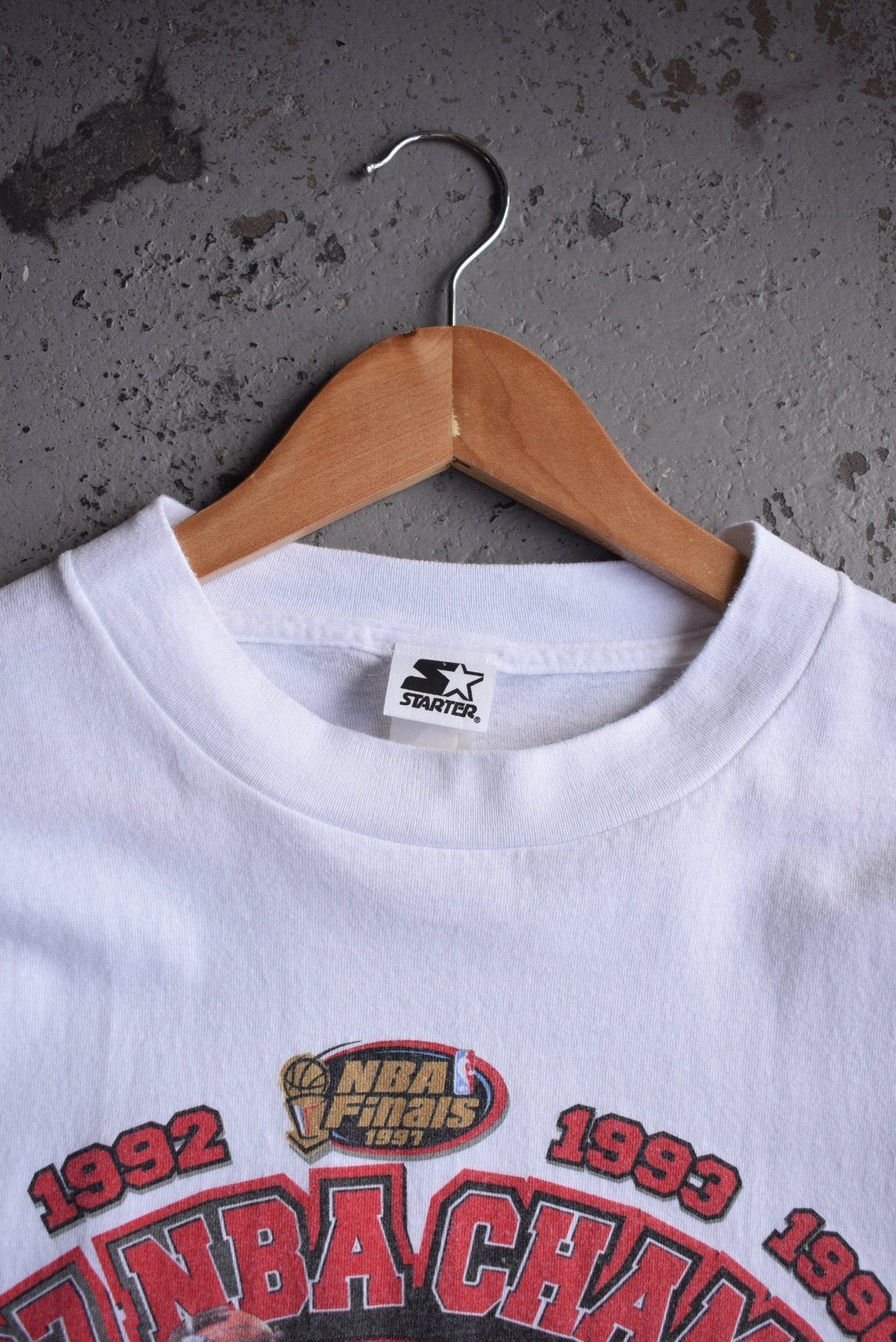 *Rare* Vintage 1997 Starter x NBA Chicago Bulls Champions Tee (XL/XXL) - Retrospective Store