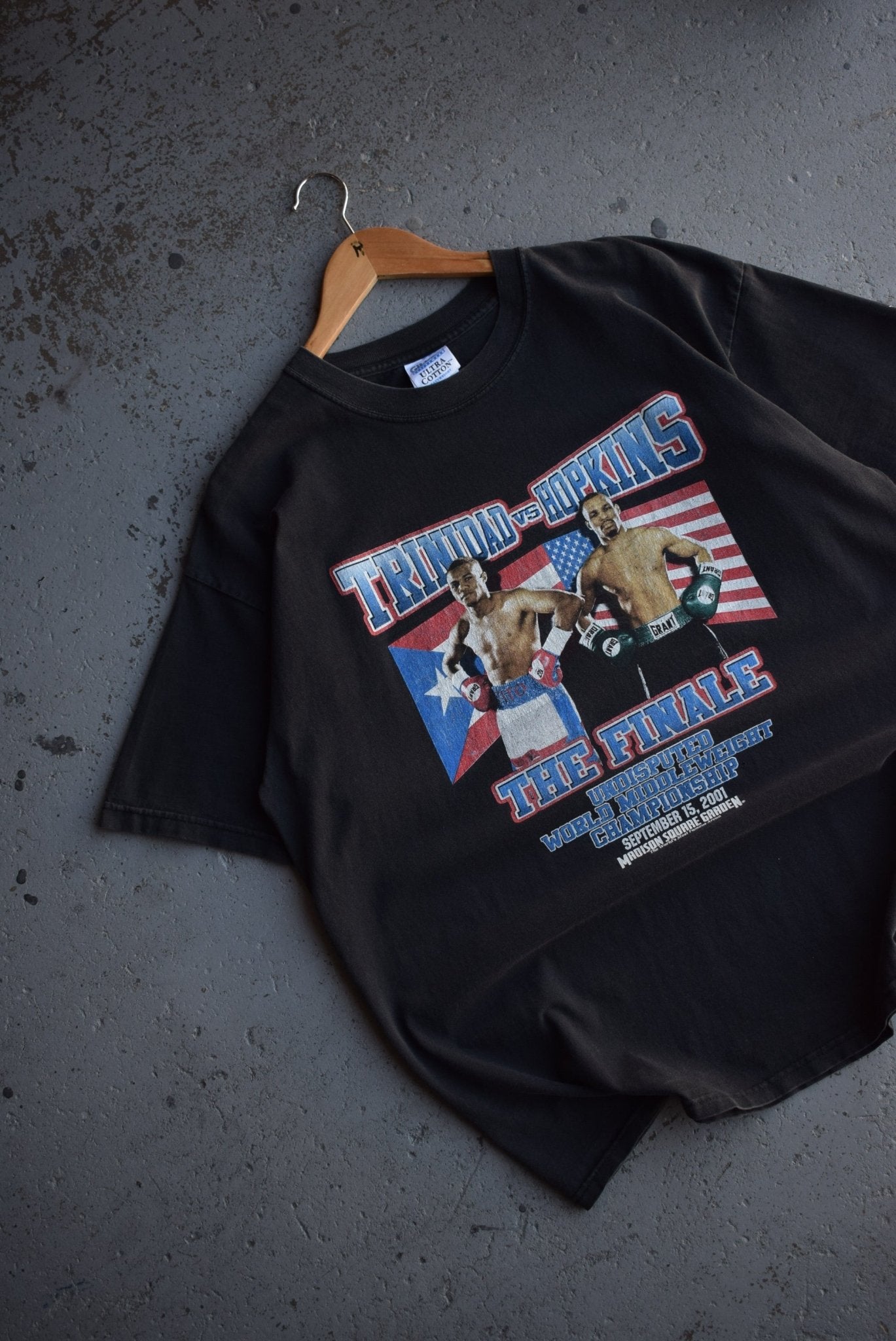 *Rare* Vintage 2001 Felix Trinidad vs Bernard Hopkins Tee (L/XL) - Retrospective Store