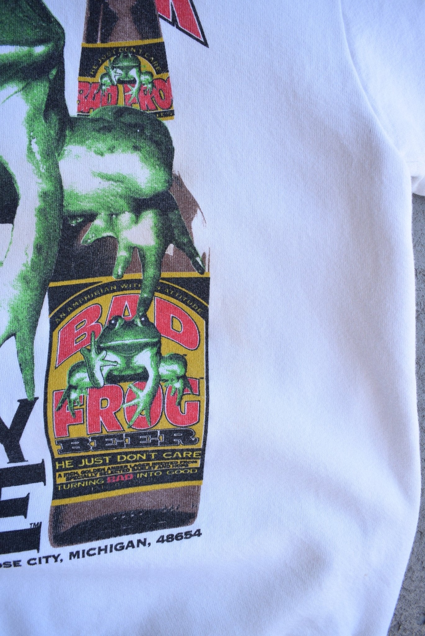 *Rare* Vintage 90s Bad Frog Beer Graphic Crewneck (M) - Retrospective Store
