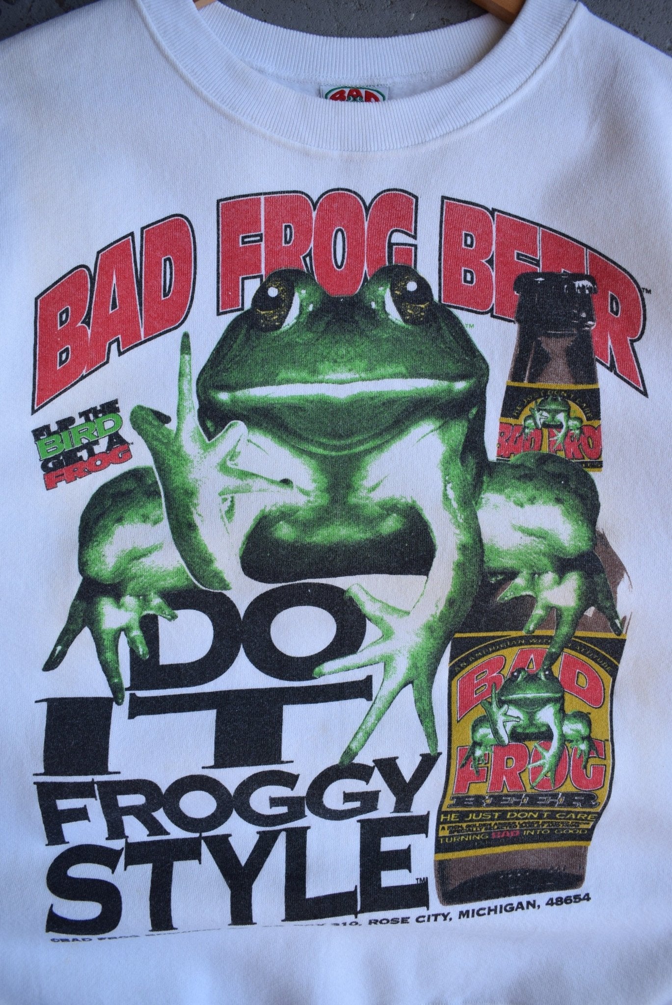 *Rare* Vintage 90s Bad Frog Beer Graphic Crewneck (M) - Retrospective Store