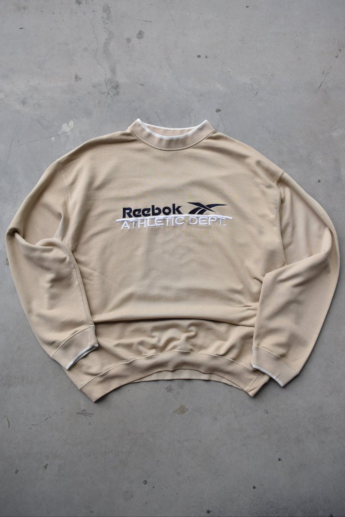Reebok Athletic Dept. Beige Embroidered Spellout Crewneck — 1990s (L) - Retrospective Store