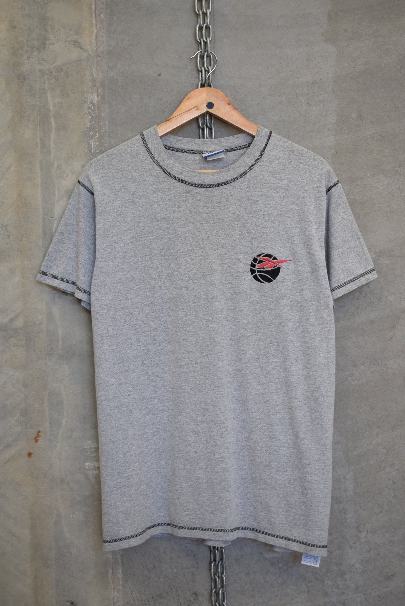 Reebok Basketball Embroided Tee — 2000s (M) - Retrospective Store
