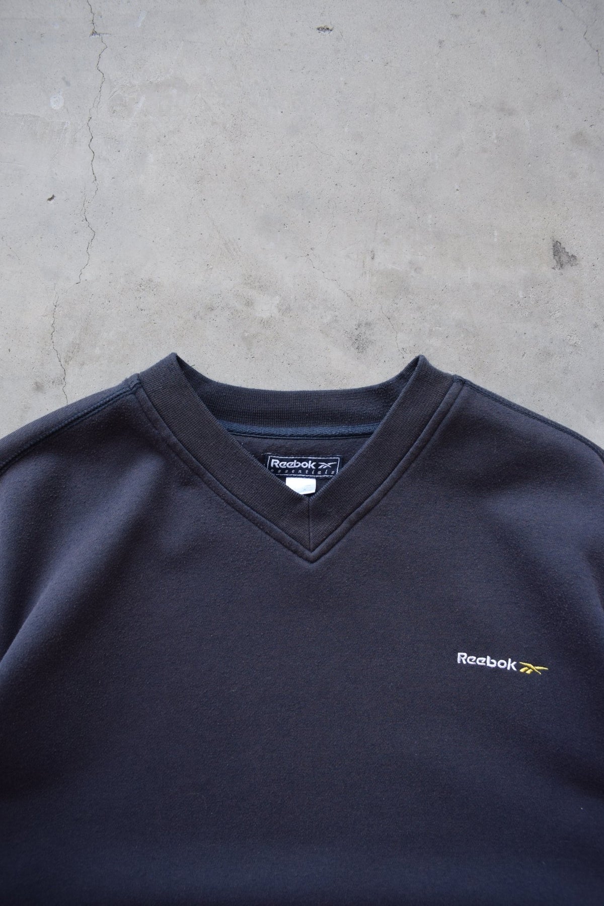 Reebok Navy Embroidered Spellout Crewneck — 1990s (L) - Retrospective Store