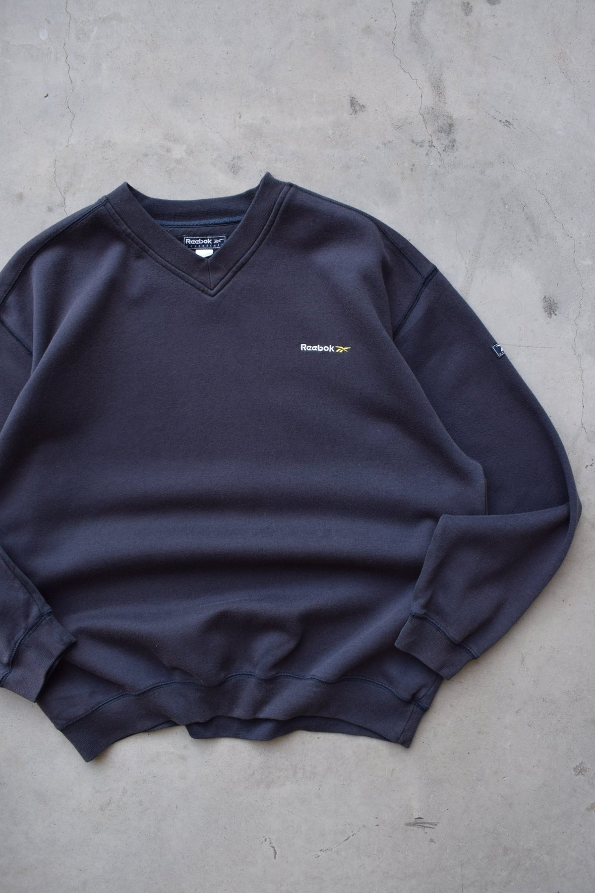 Reebok Navy Embroidered Spellout Crewneck — 1990s (L) - Retrospective Store
