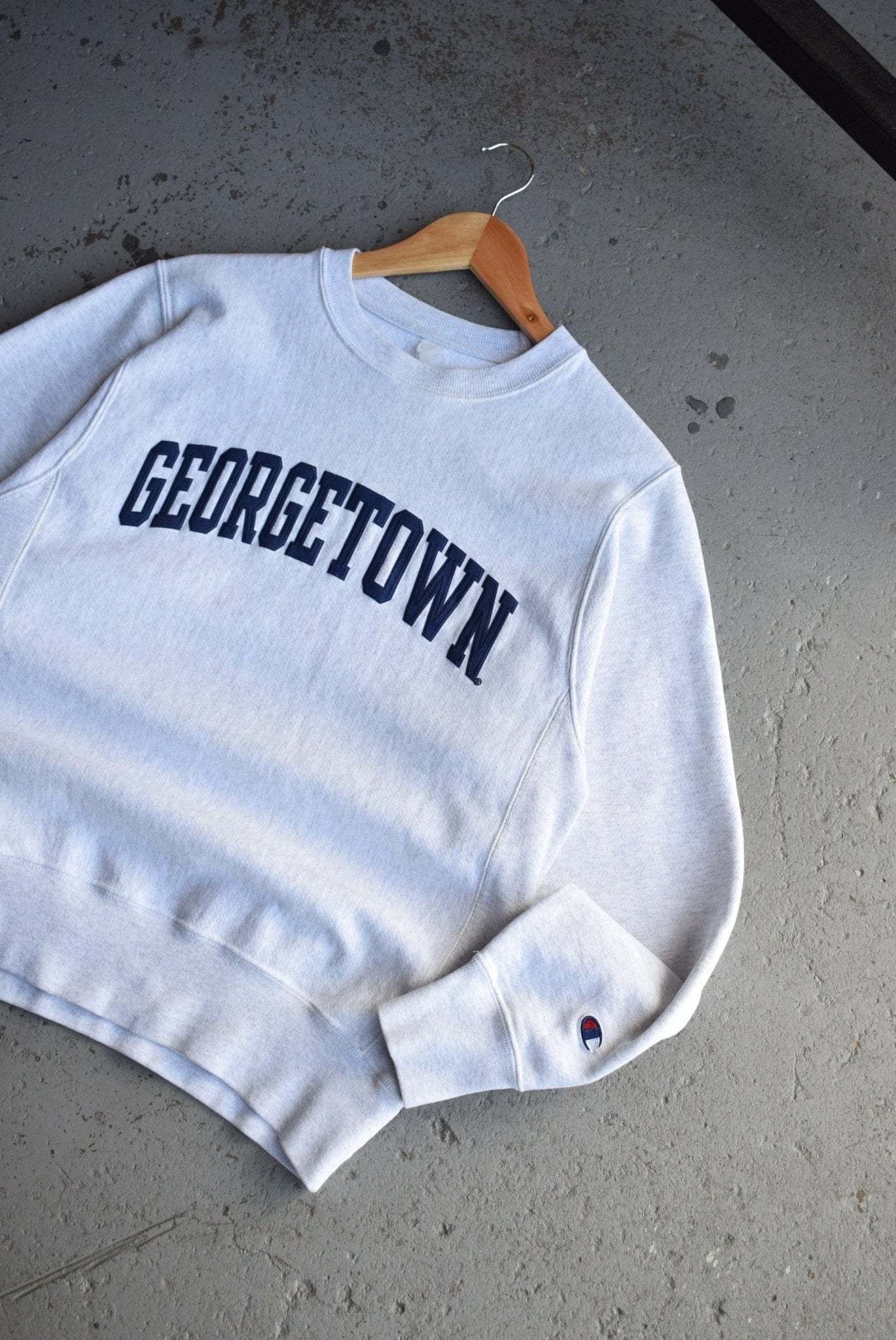 *Reverse - weave* Vintage 90s Champion x Georgetown University Embroidered Crewneck (S) - Retrospective Store