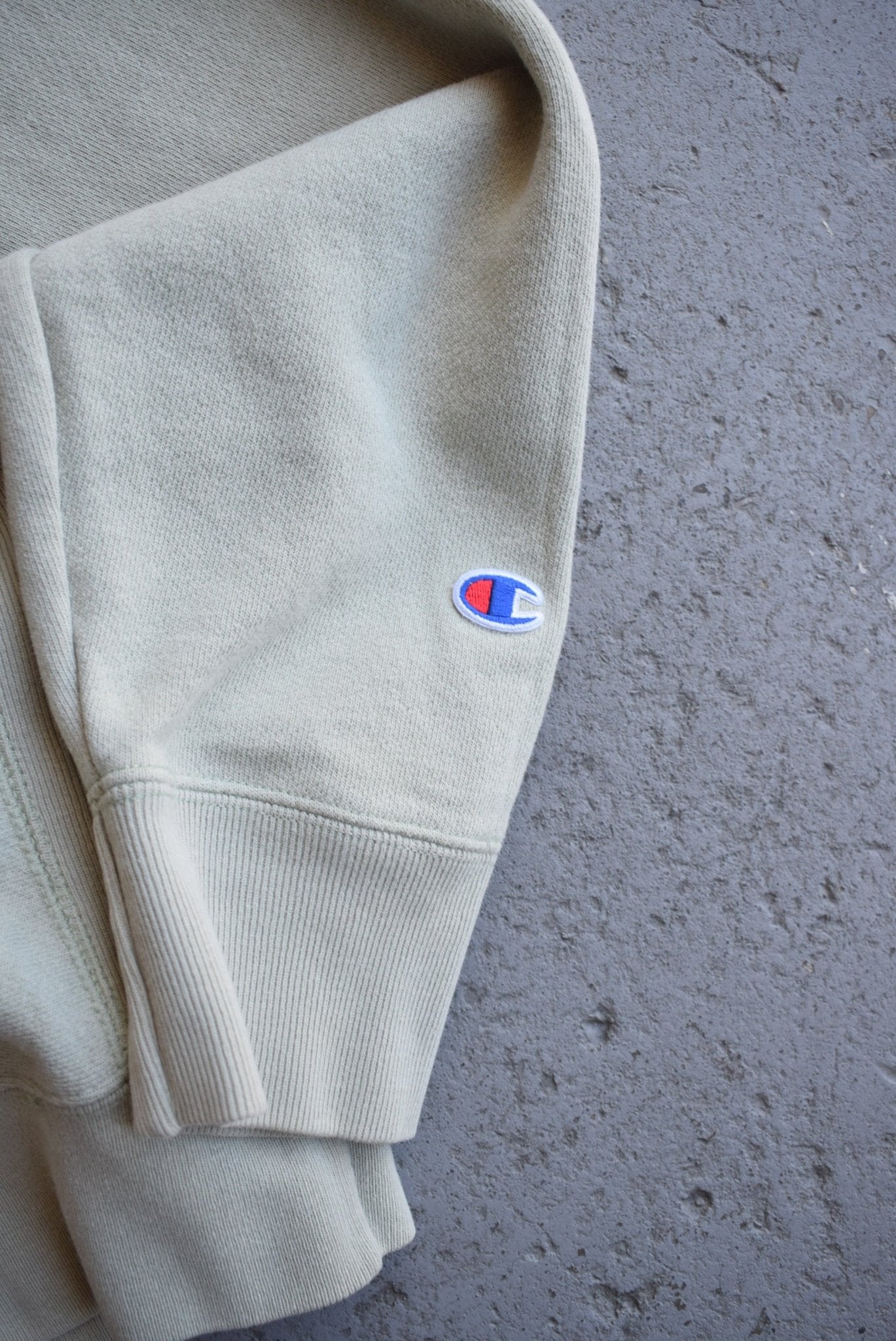 *Reverse - weave* Vintage Champion Spellout Embroidered Crewneck (M) - Retrospective Store