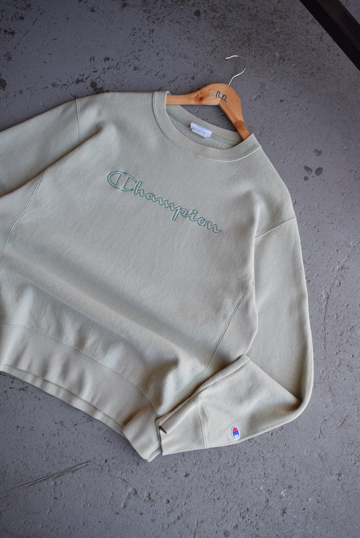 *Reverse - weave* Vintage Champion Spellout Embroidered Crewneck (M) - Retrospective Store
