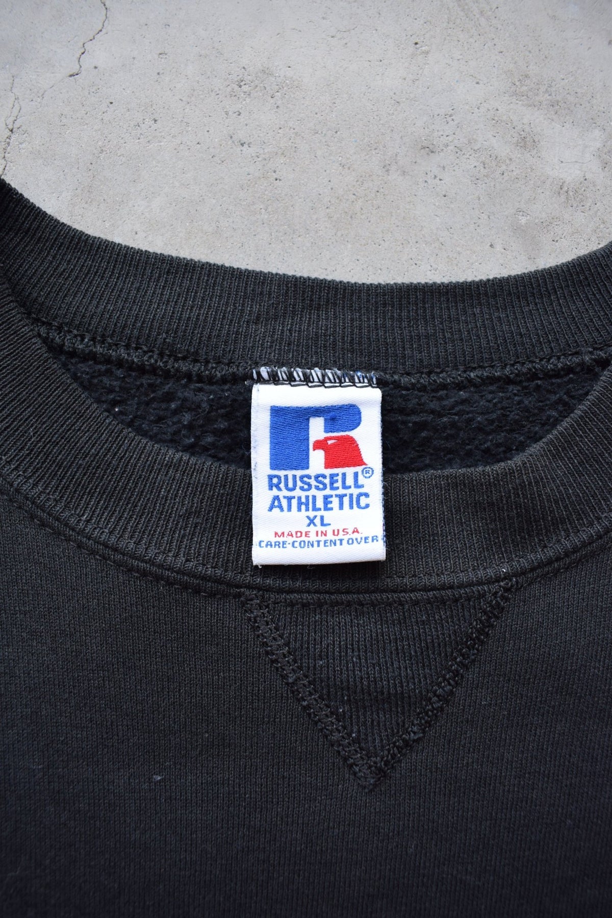 Russell Athletic Black Crewneck — 1990s (XL) - Retrospective Store