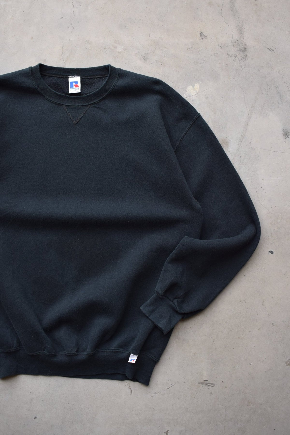 Russell Athletic Black Crewneck — 1990s (XXL) - Retrospective Store