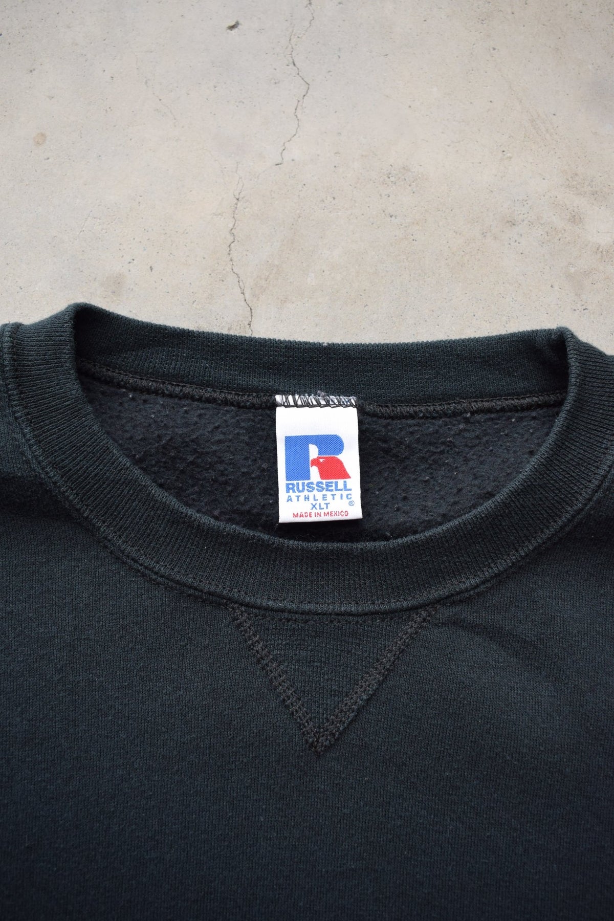 Russell Athletic Black Crewneck — 1990s (XXL) - Retrospective Store