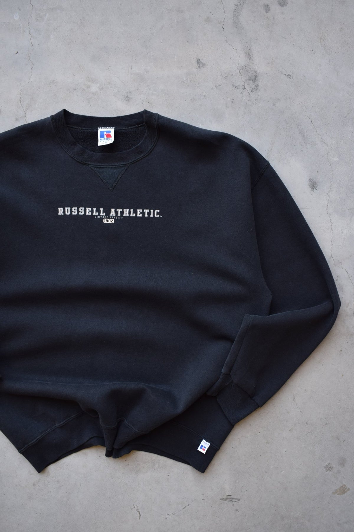 Russell Athletic Black Spellout Crewneck — 1990s (XL) - Retrospective Store