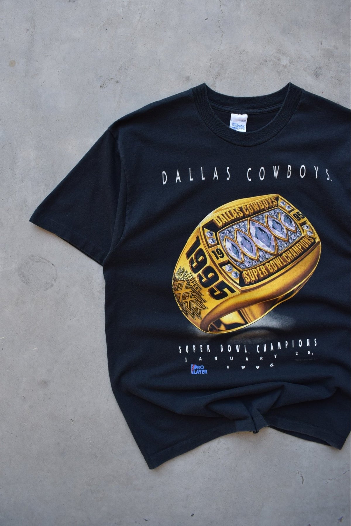 Salem x NFL Dallas Cowboys Champions Black Graphic Tee — 1995 (L) - Retrospective Store