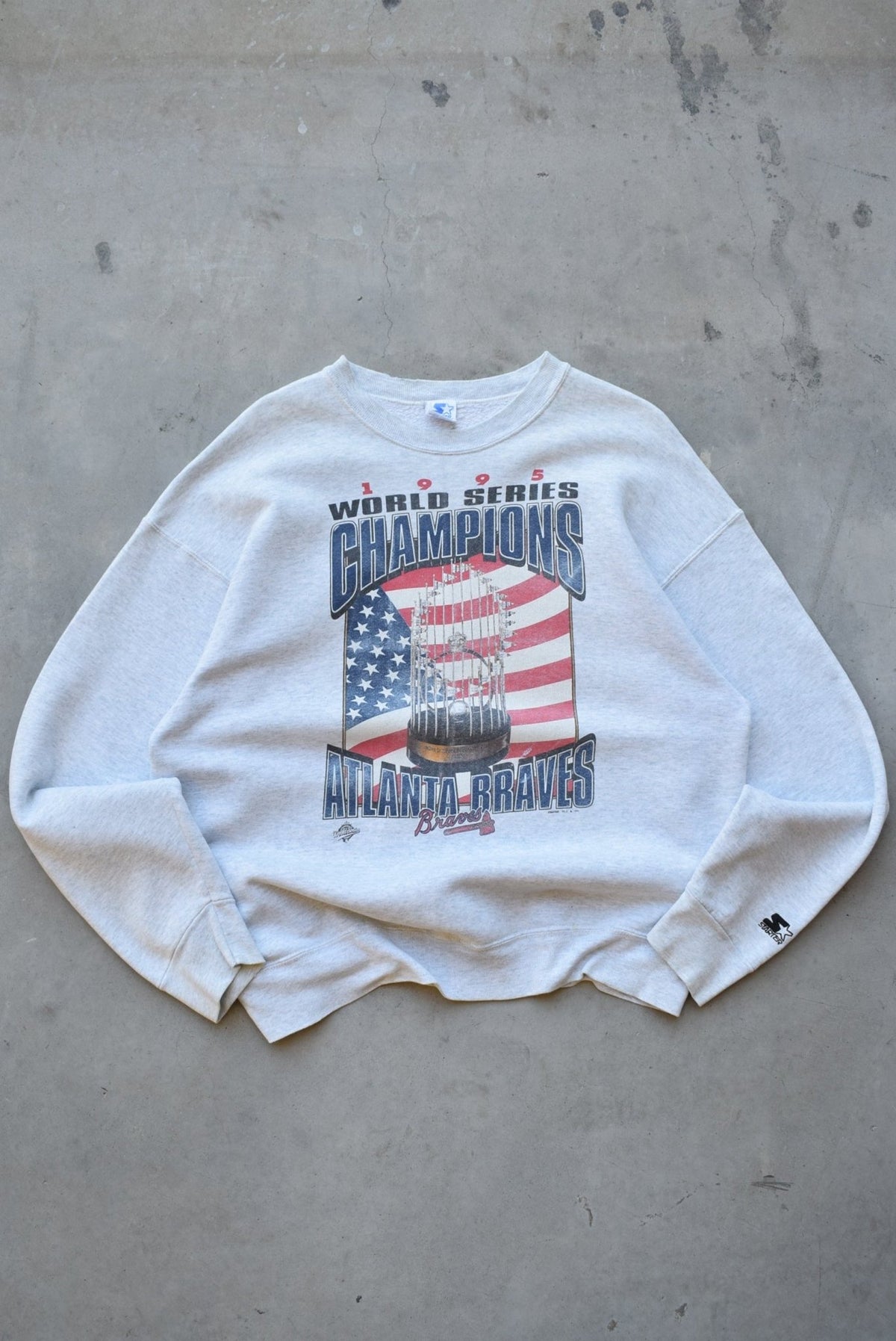 Starter x MLB Atlanta Braves Champions Grey Graphic Crewneck — 1995 (L) - Retrospective Store