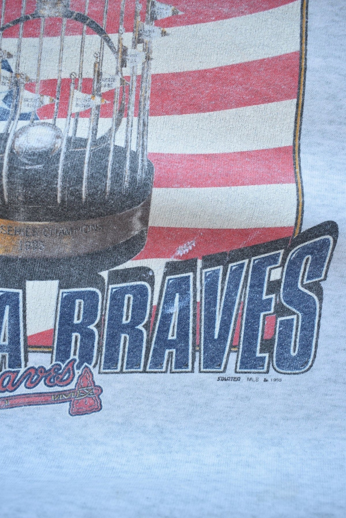 Starter x MLB Atlanta Braves Champions Grey Graphic Crewneck — 1995 (L) - Retrospective Store