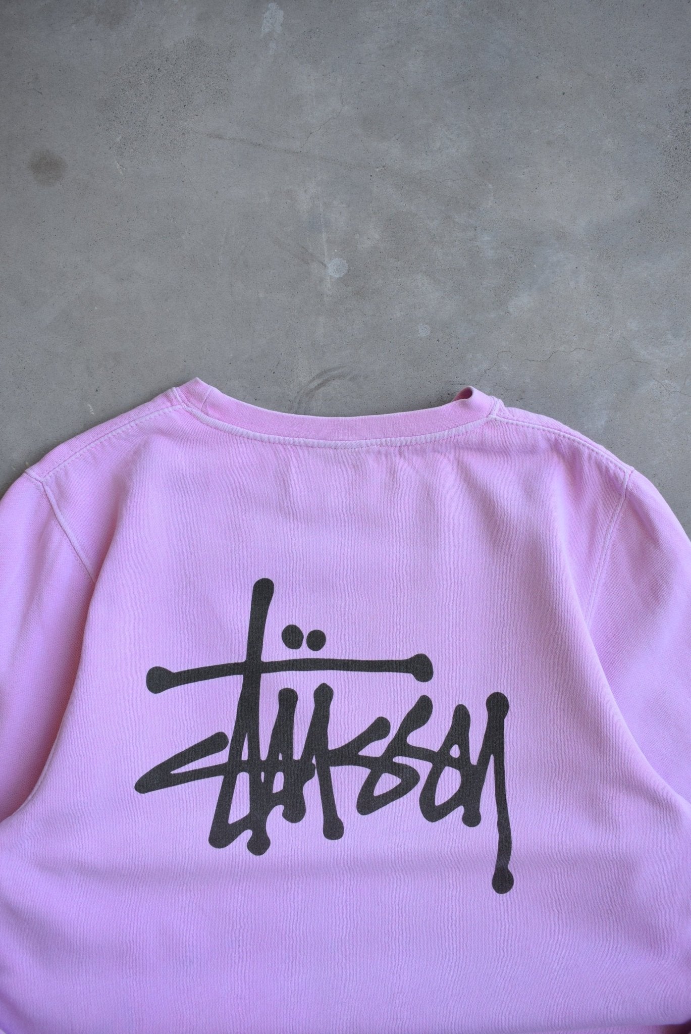 Stussy Pink Spellout Crewneck — 2000s (M) - Retrospective Store