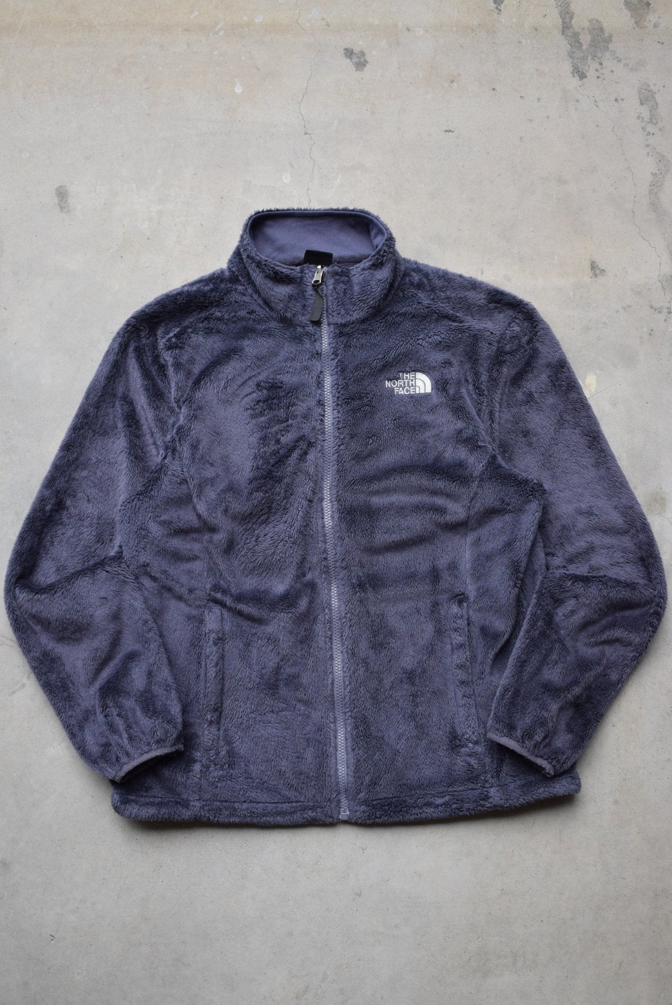 The North Face Slate-Grey Embroidered Teddy Fleece Jacket — 2000s (Women's L) - Retrospective Store