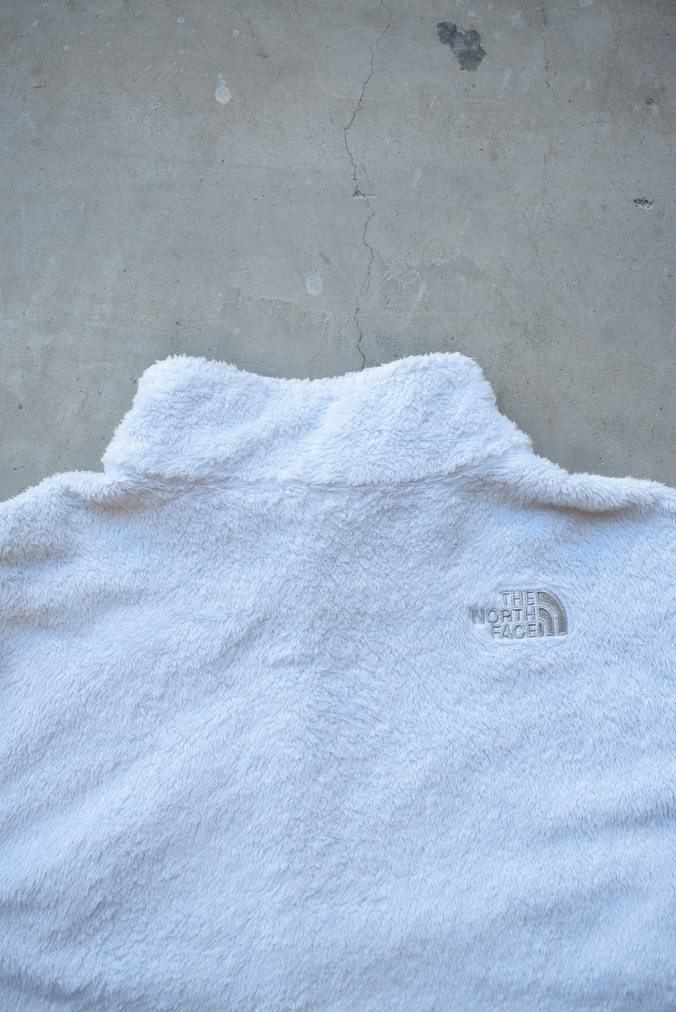 The North Face White Embroidered Teddy-Fleece Jacket — 2000s (Women's XL) - Retrospective Store