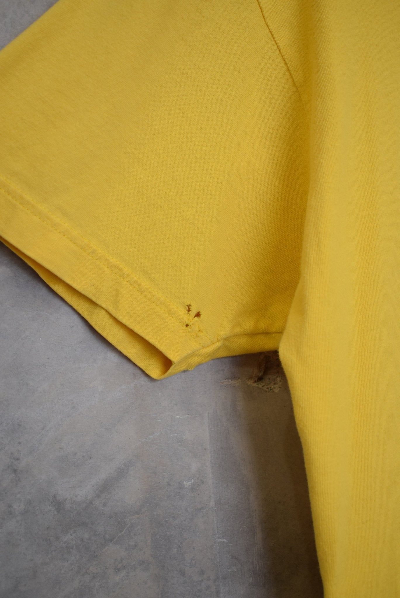 Tommy Hilfiger Jeans Spellout Tee — 2000s (XL) - Retrospective Store