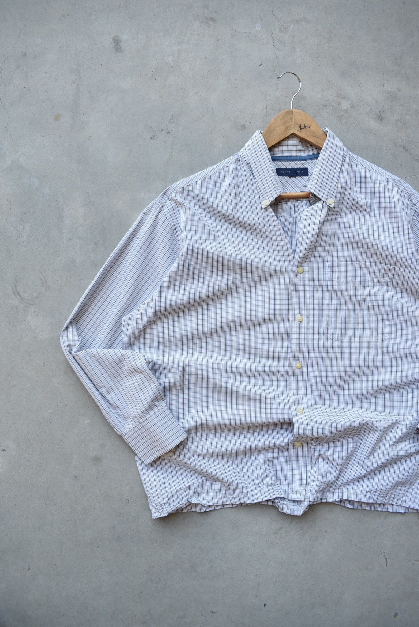 Tommy Hilfiger White Cropped Long Sleeve Button Up — 2000s (L) - Retrospective Store