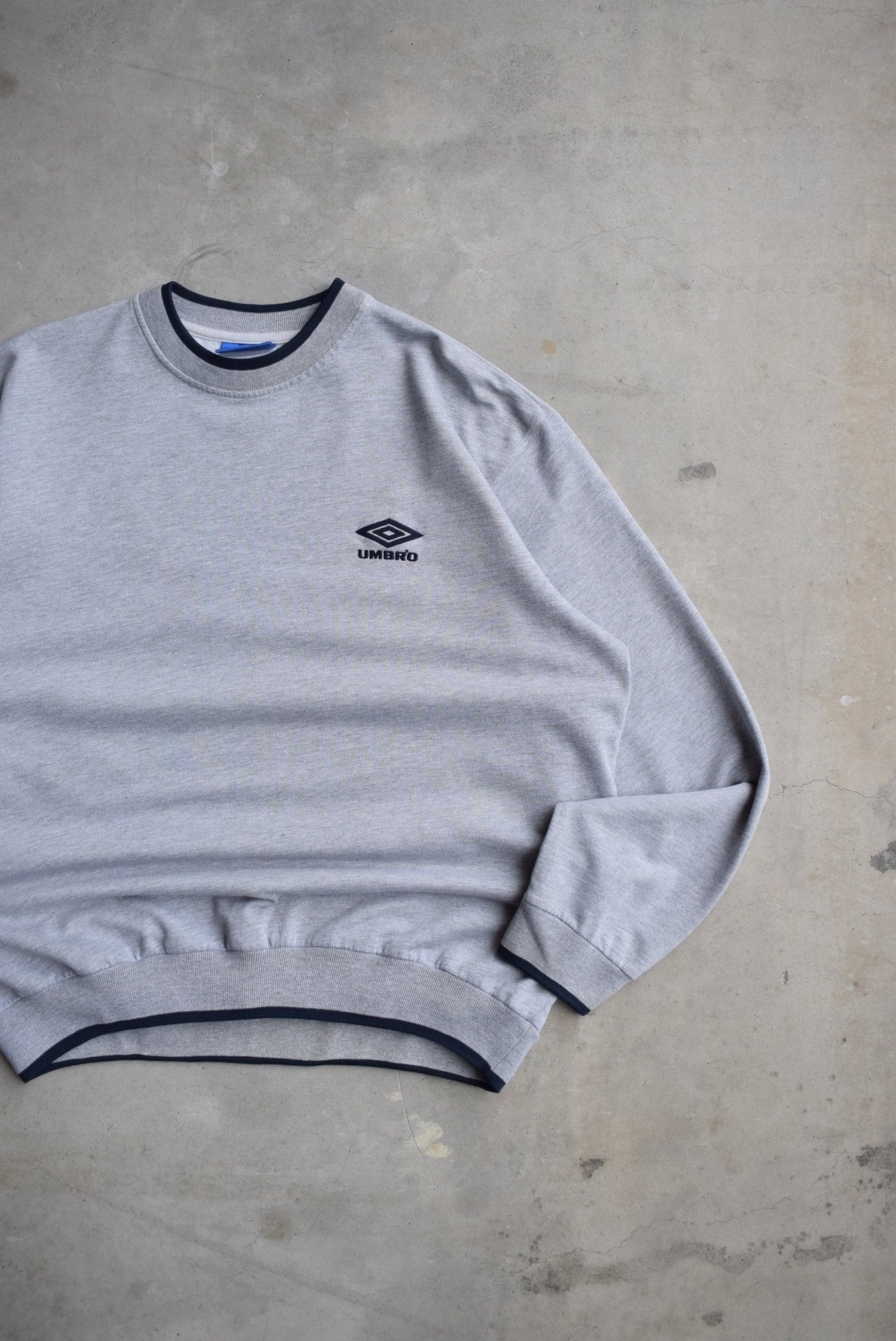 Umbro Grey Embroidered Logo Crewneck — 1990s (XXL) - Retrospective Store