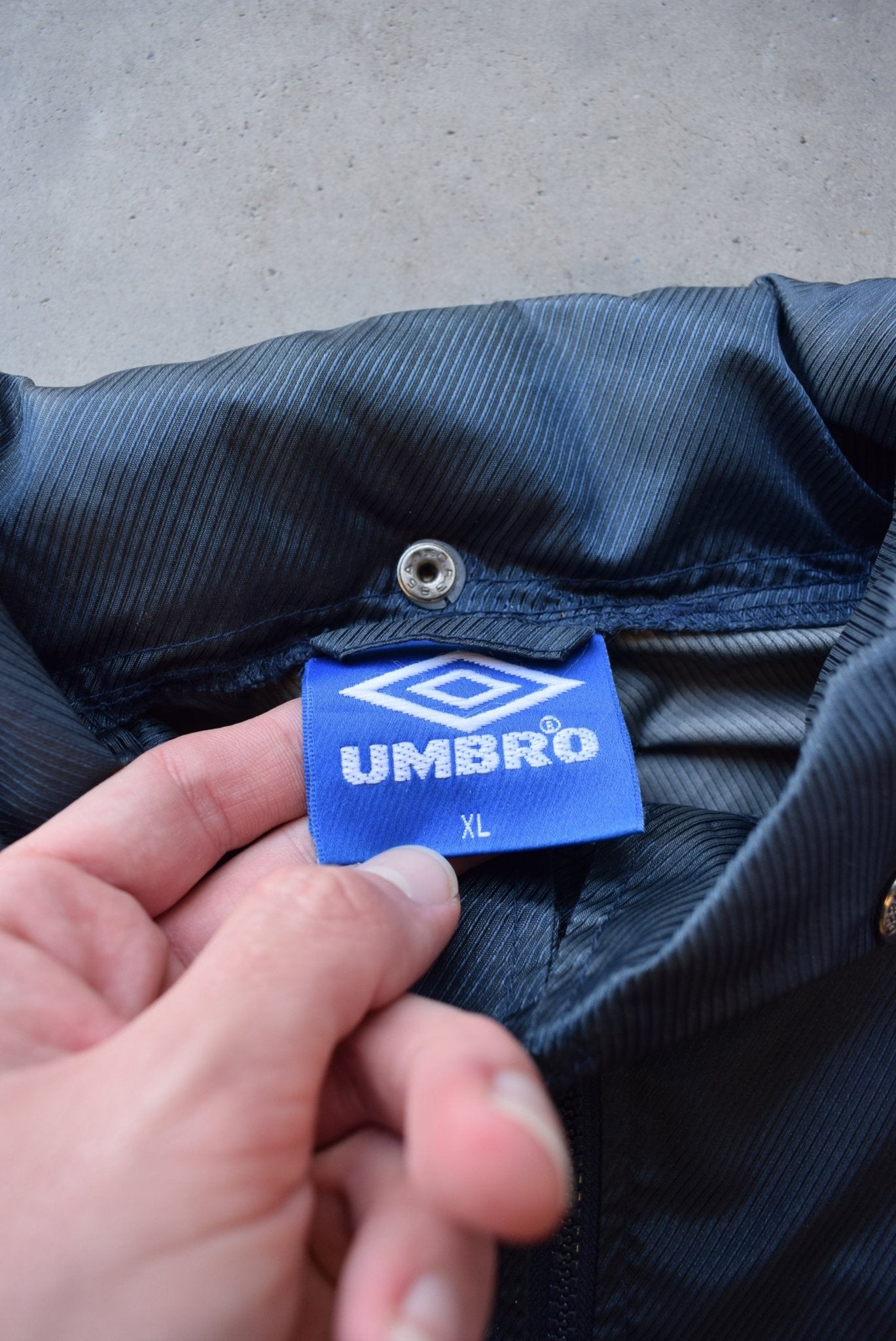 Umbro Red & Navy Spellout Spray Jacket — 1990s (XXL) - Retrospective Store
