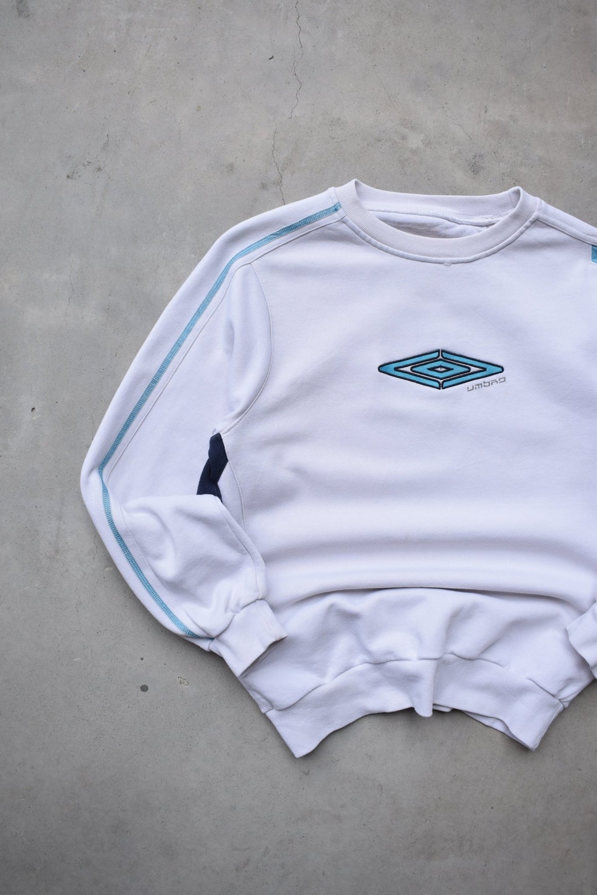 Umbro White Embroidered Spellout Crewneck — 2000s (XS/S) - Retrospective Store