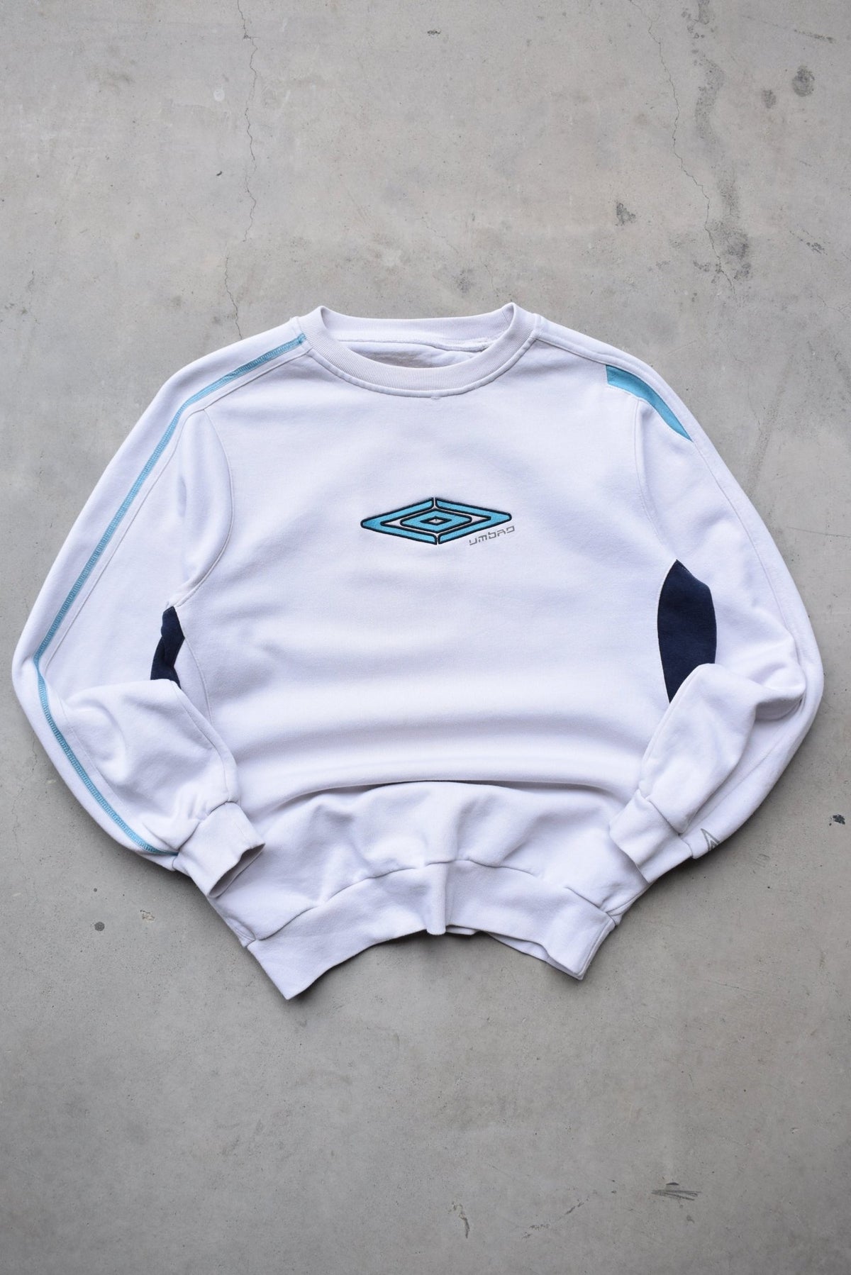 Umbro White Embroidered Spellout Crewneck — 2000s (XS/S) - Retrospective Store