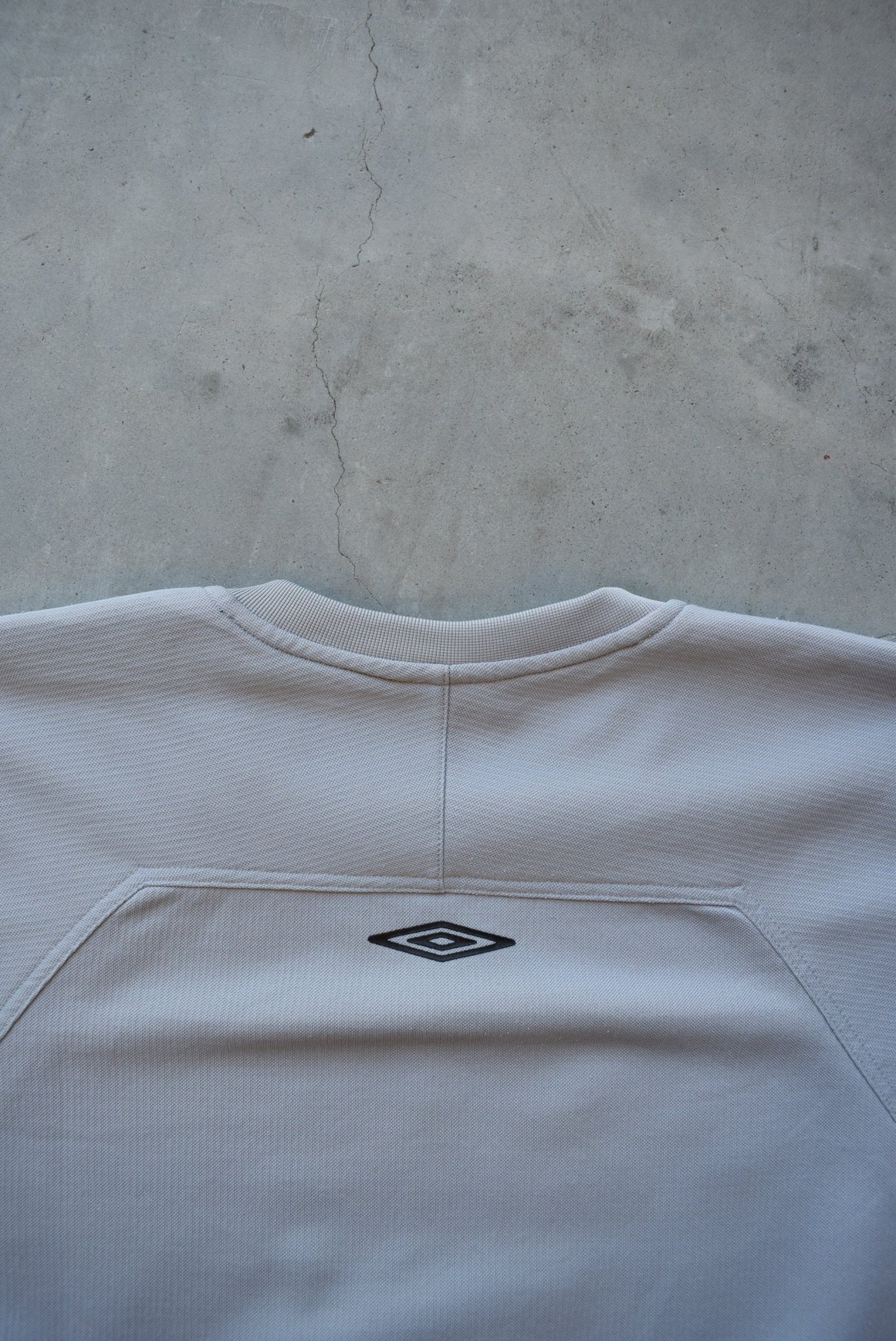 Umbro White & Grey Embroidered Spellout Crewneck — 2000s (L) - Retrospective Store