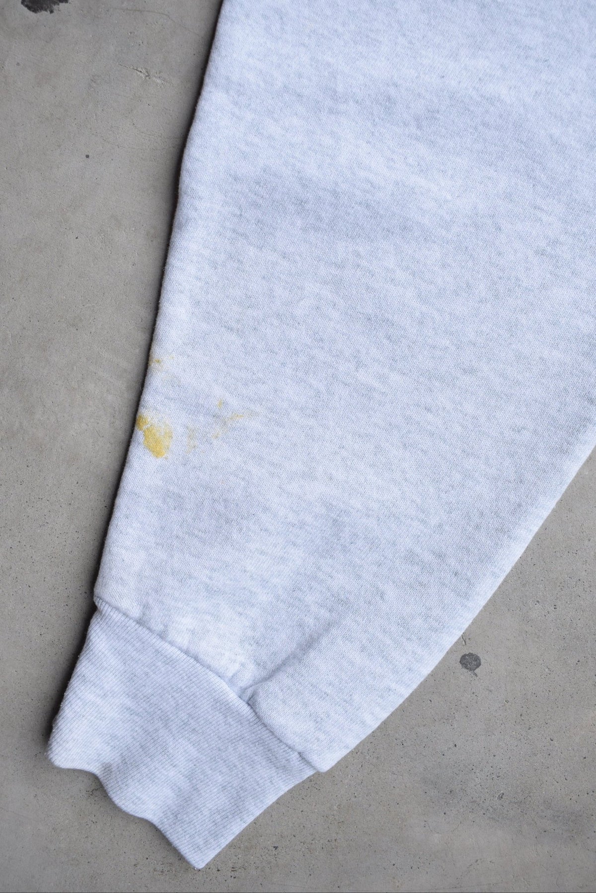 University of Kentucky Wildcats Grey Graphic Crewneck — 1990s (M) - Retrospective Store