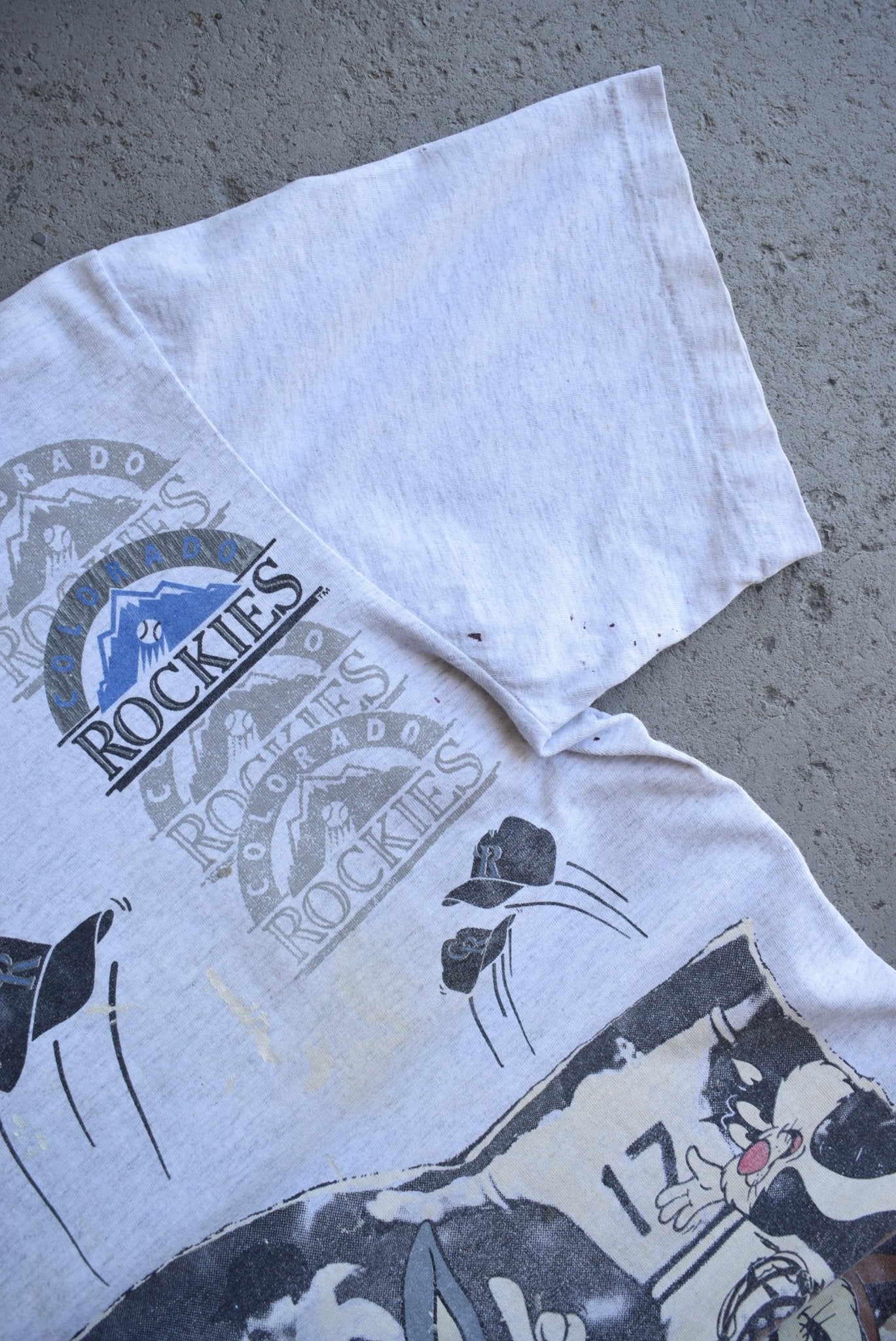 Vintage 1991 Warner Bros. x MLB Colorado Rockies Tee (M/L) - Retrospective Store