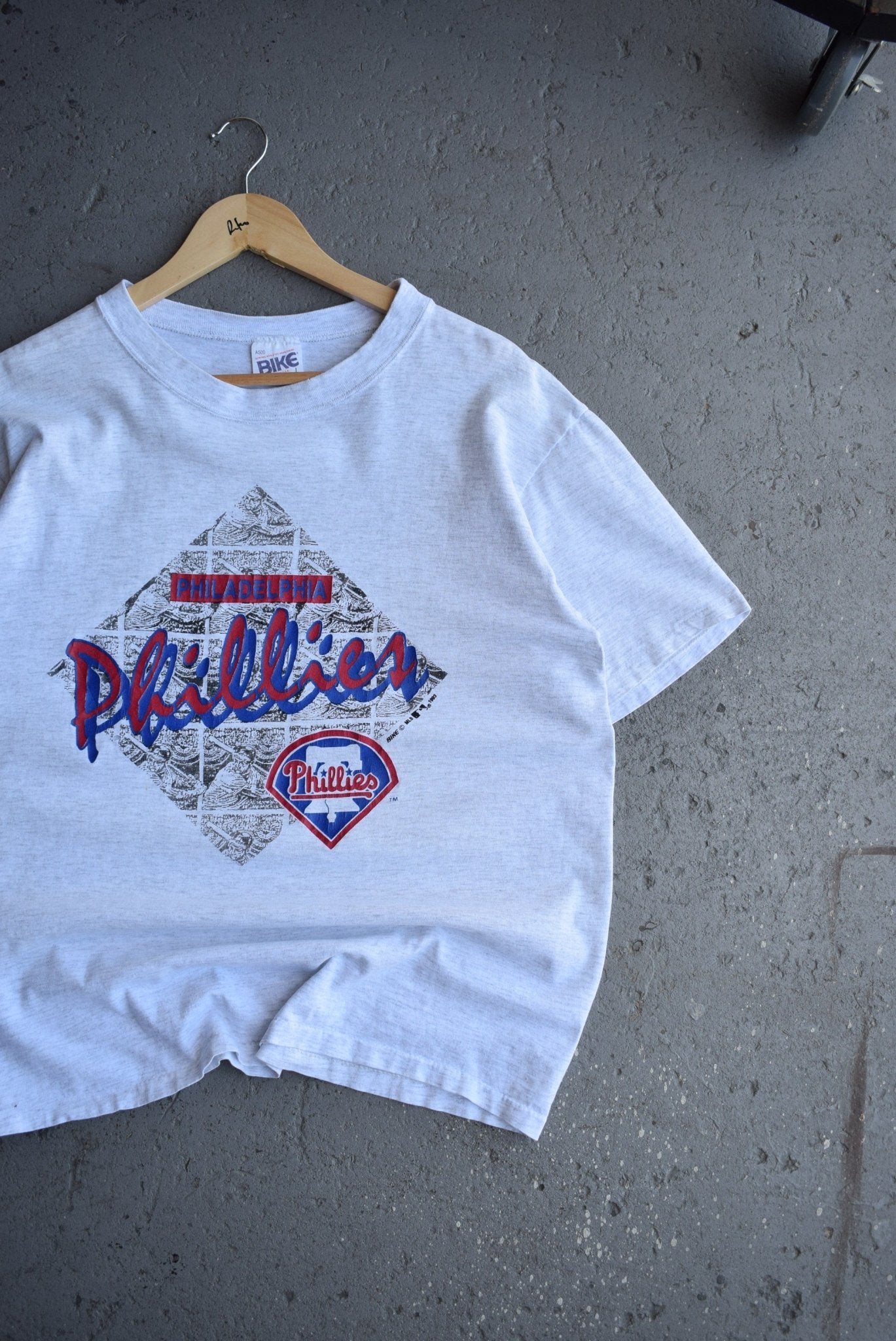 Vintage 1993 MLB Philadelphia Phillies Tee (M/L) - Retrospective Store