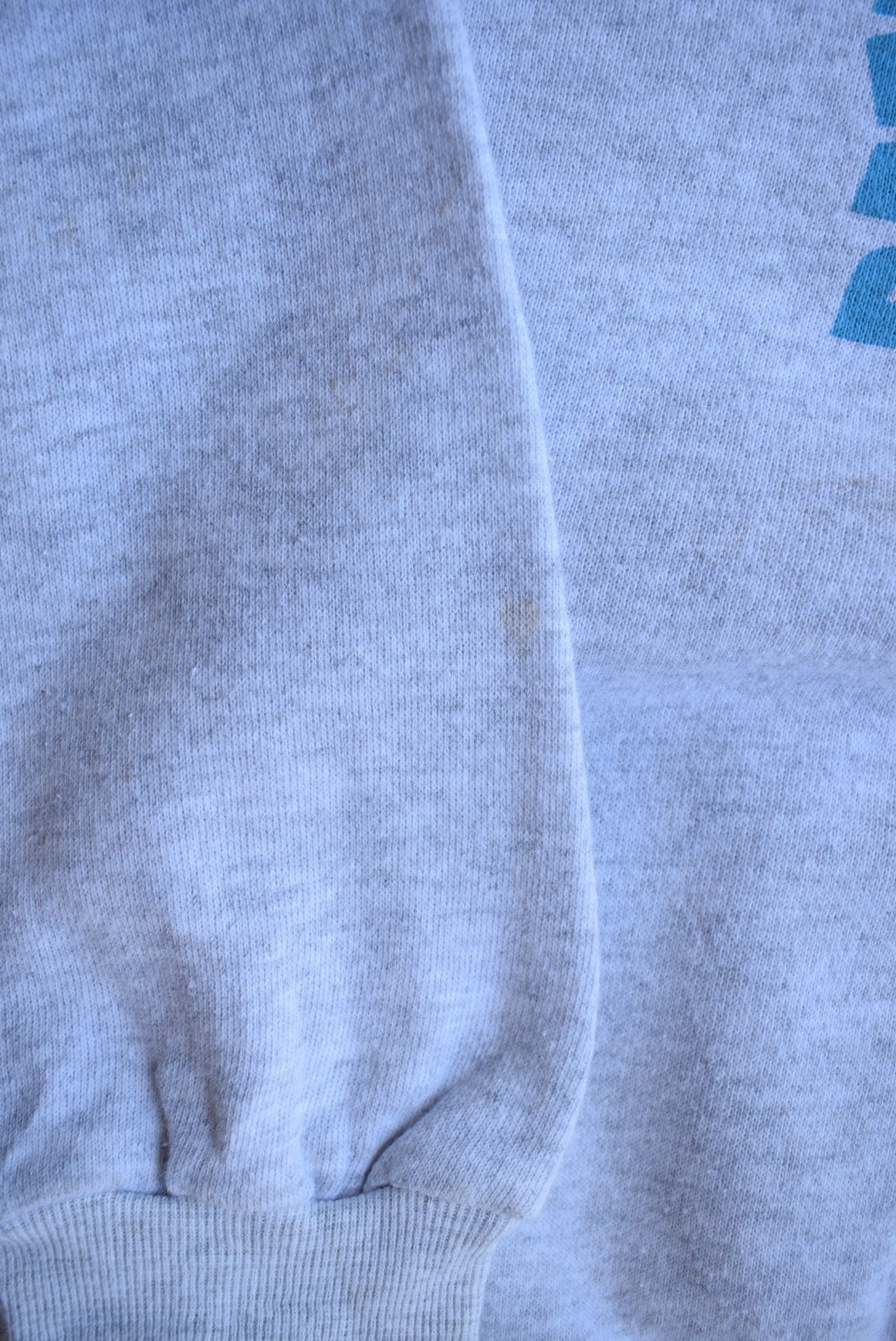 Vintage 1994 Warner Bros. Daffy Duck Embroidered Crewneck (M) - Retrospective Store