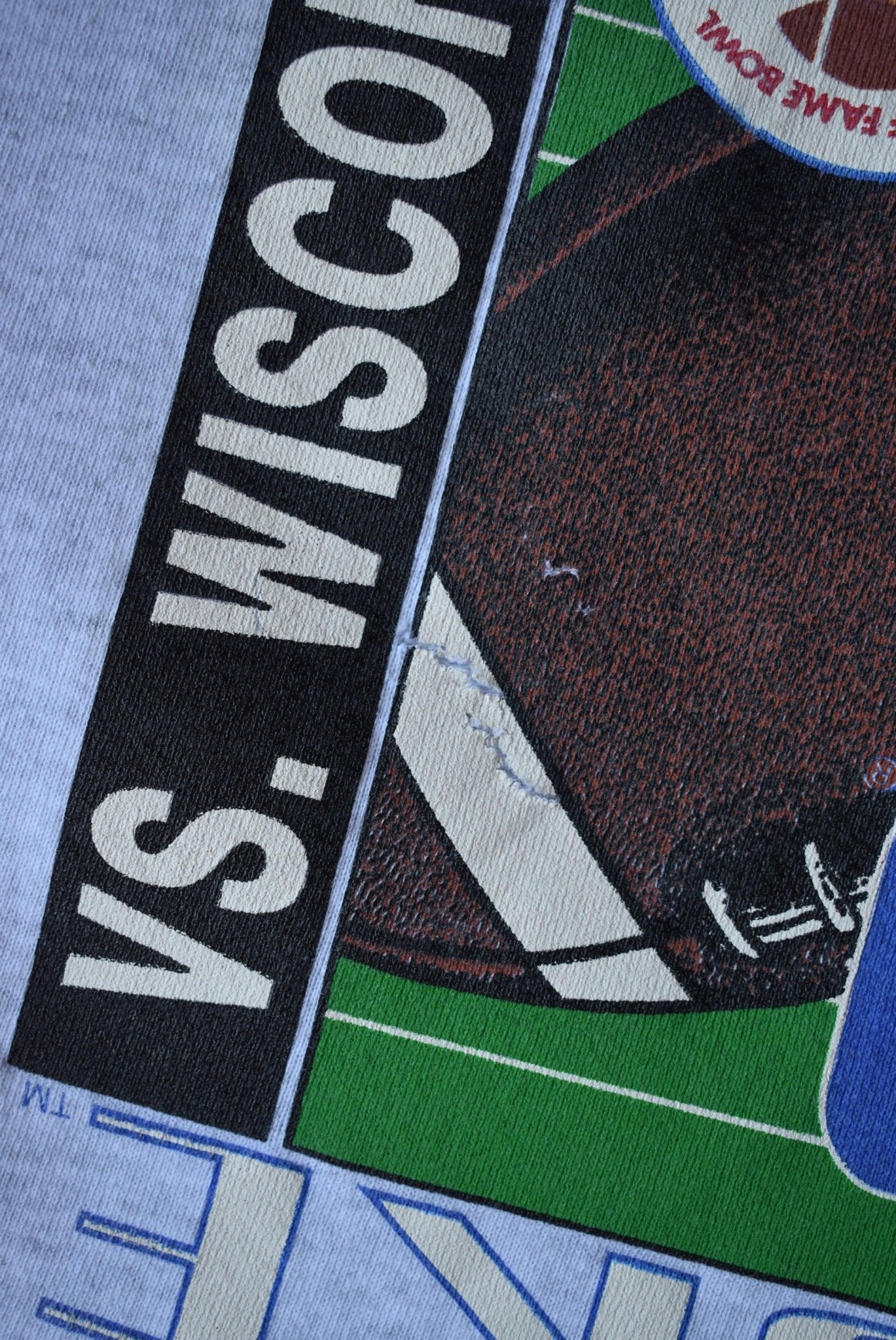 Vintage 1995 Duke University vs University of Wisconsin Crewneck (L/XL) - Retrospective Store