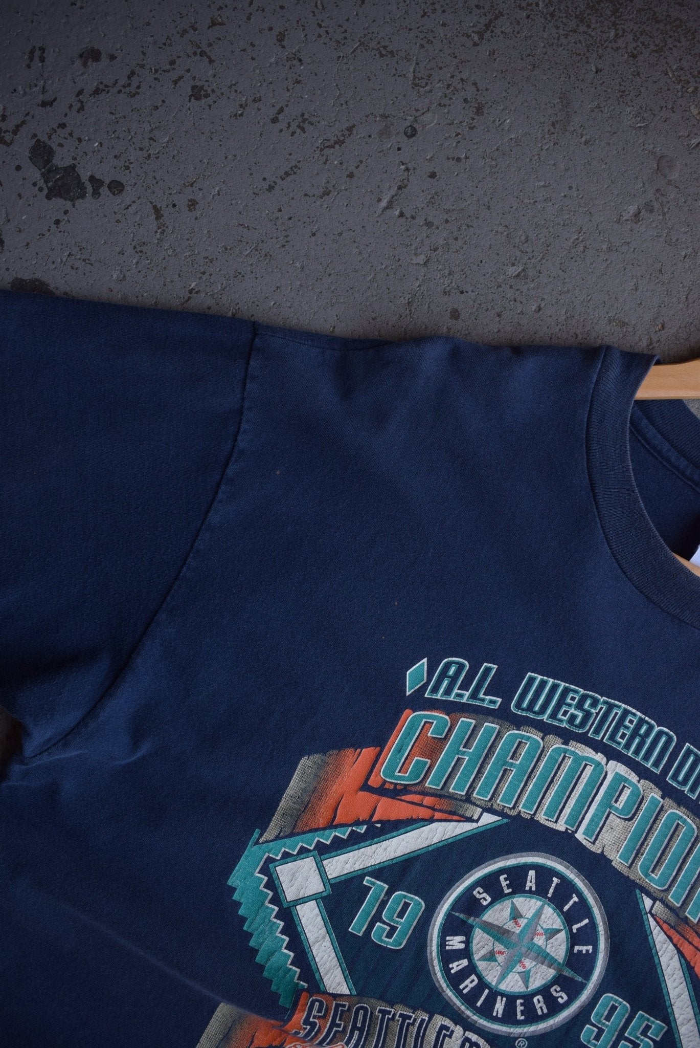 Vintage 1995 MLB Seattle Mariners Champions Tee (XL) - Retrospective Store