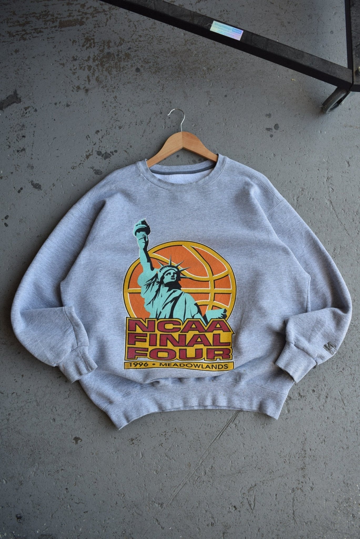 Vintage 1996 Starter NCAA Final Four Basketball Crewneck (XL) - Retrospective Store