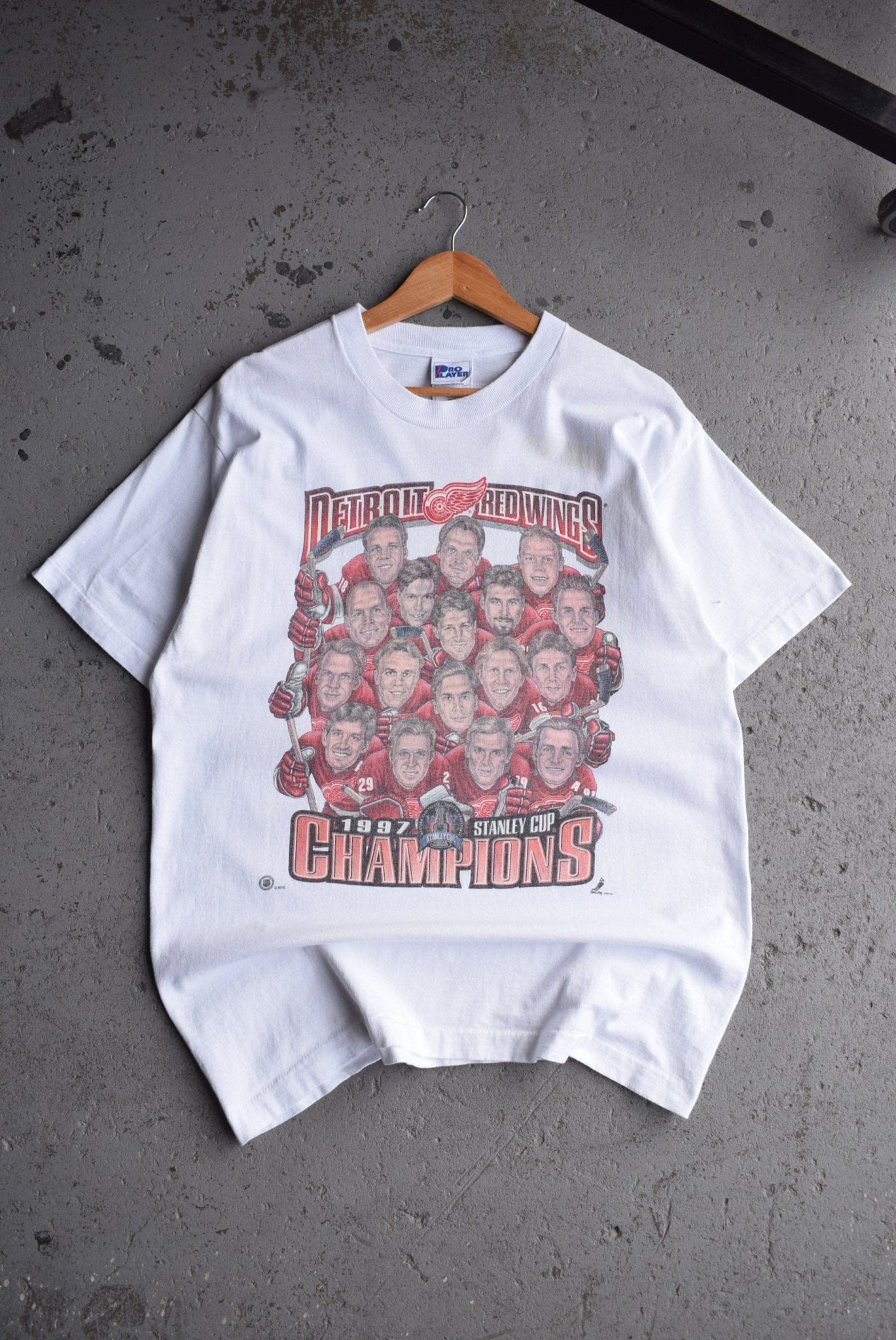 Vintage 1997 Pro - player x NHL Detroit Red Wings Champions Tee (L) - Retrospective Store