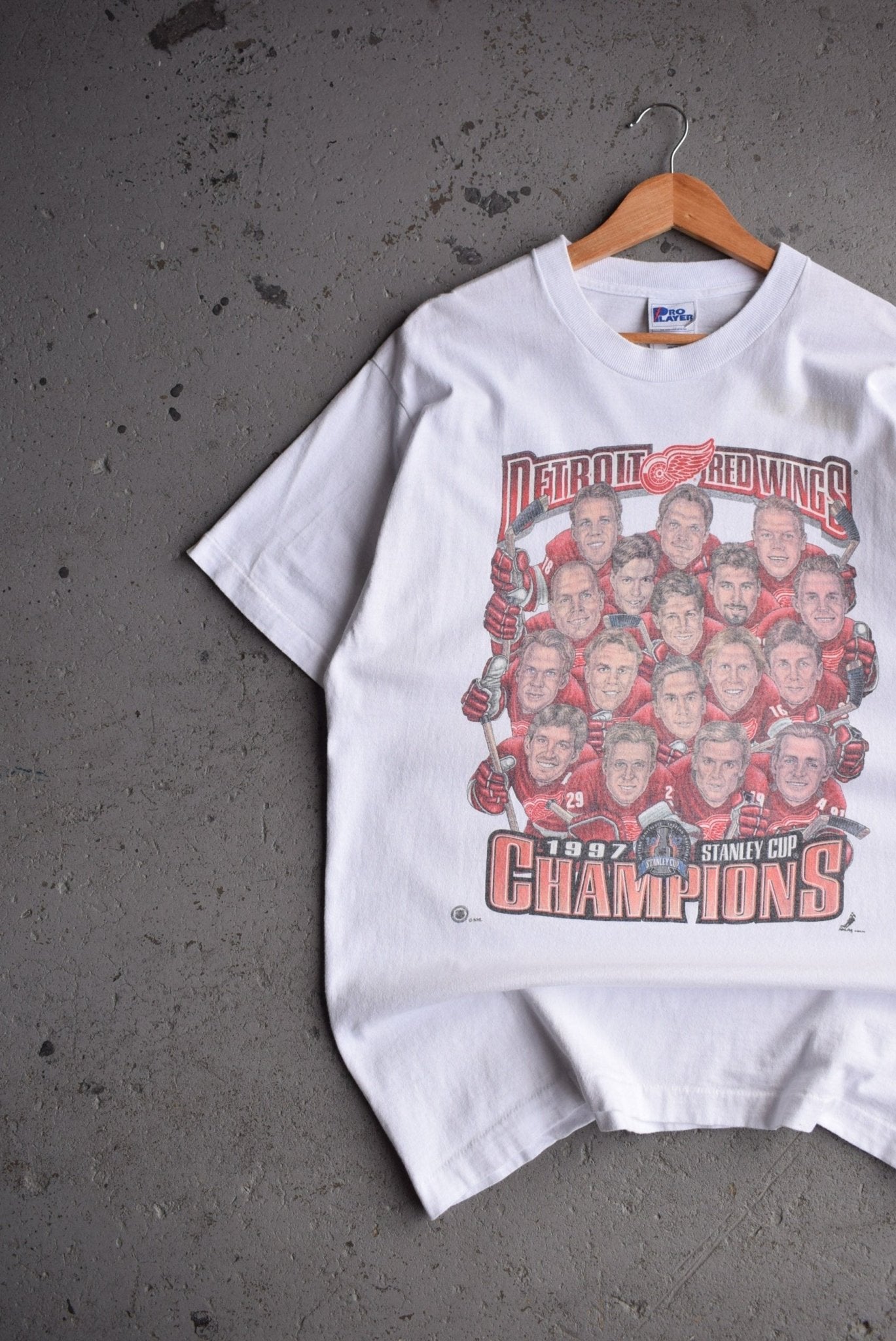 Vintage 1997 Pro - player x NHL Detroit Red Wings Champions Tee (L) - Retrospective Store