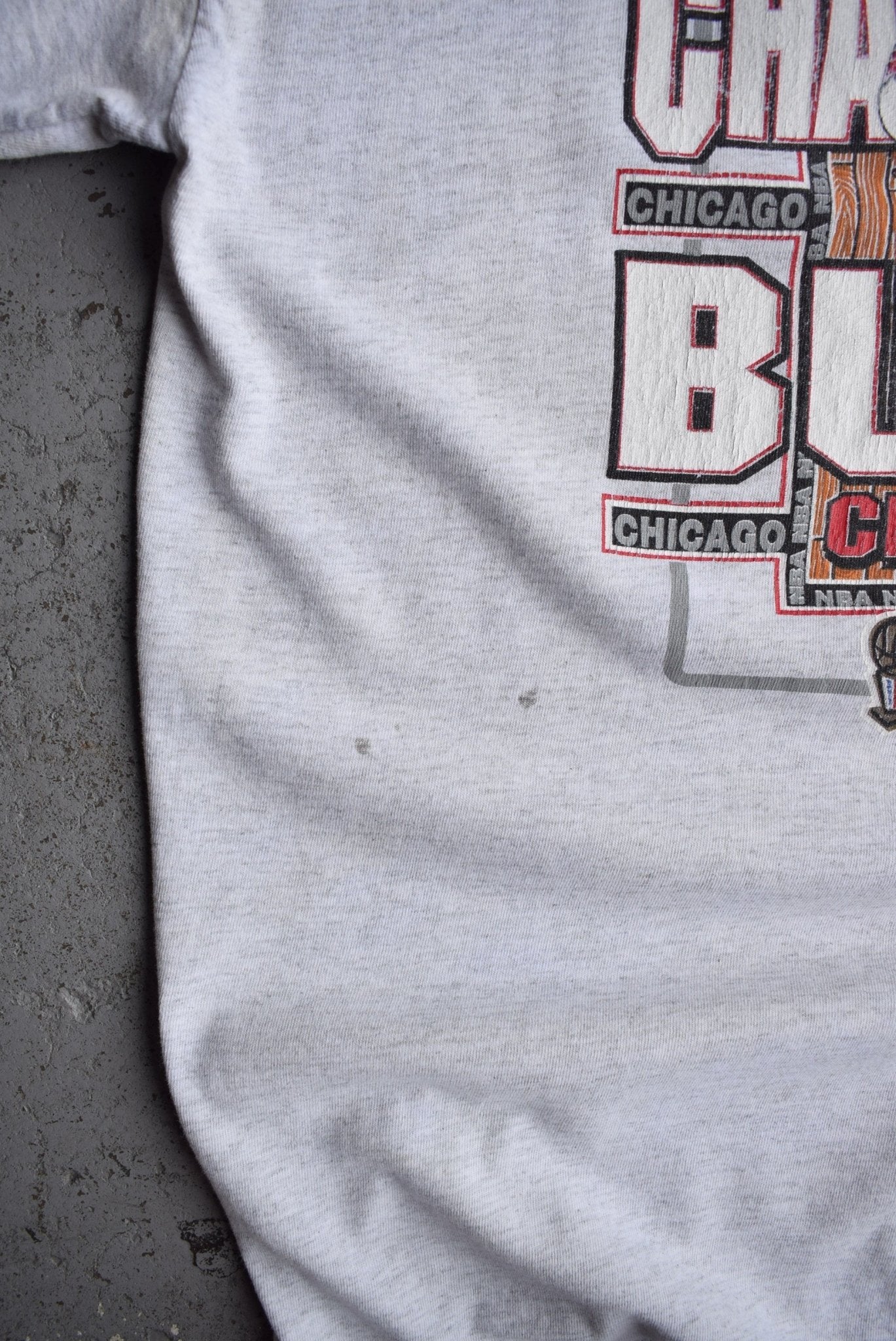Vintage 1998 NBA Chicago Bulls 6x Champions Tee (L) - Retrospective Store