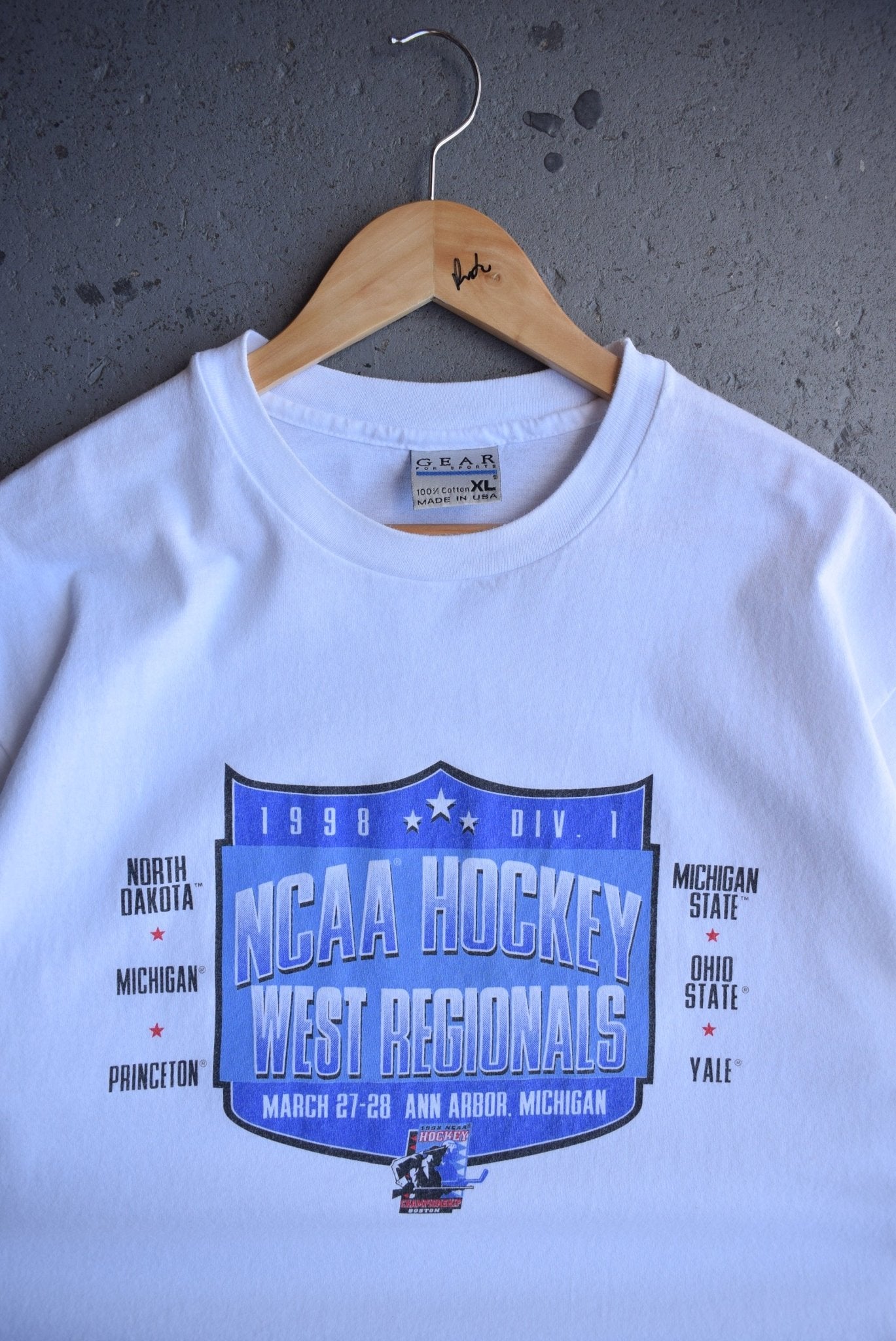 Vintage 1998 NCAA Hockey Championship Tee (L) - Retrospective Store