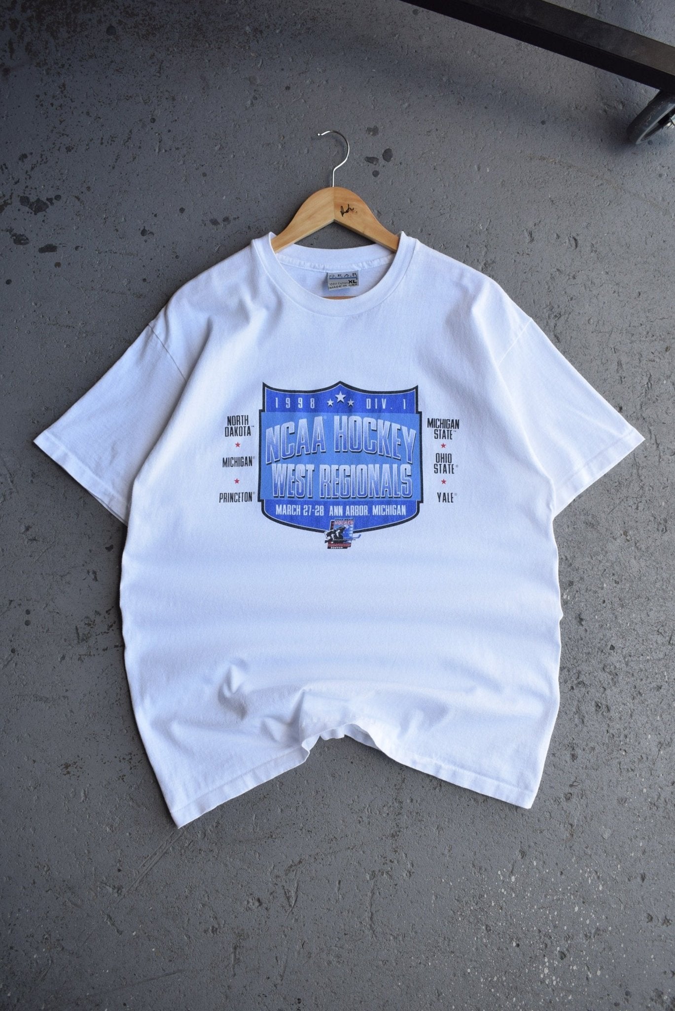 Vintage 1998 NCAA Hockey Championship Tee (L) - Retrospective Store