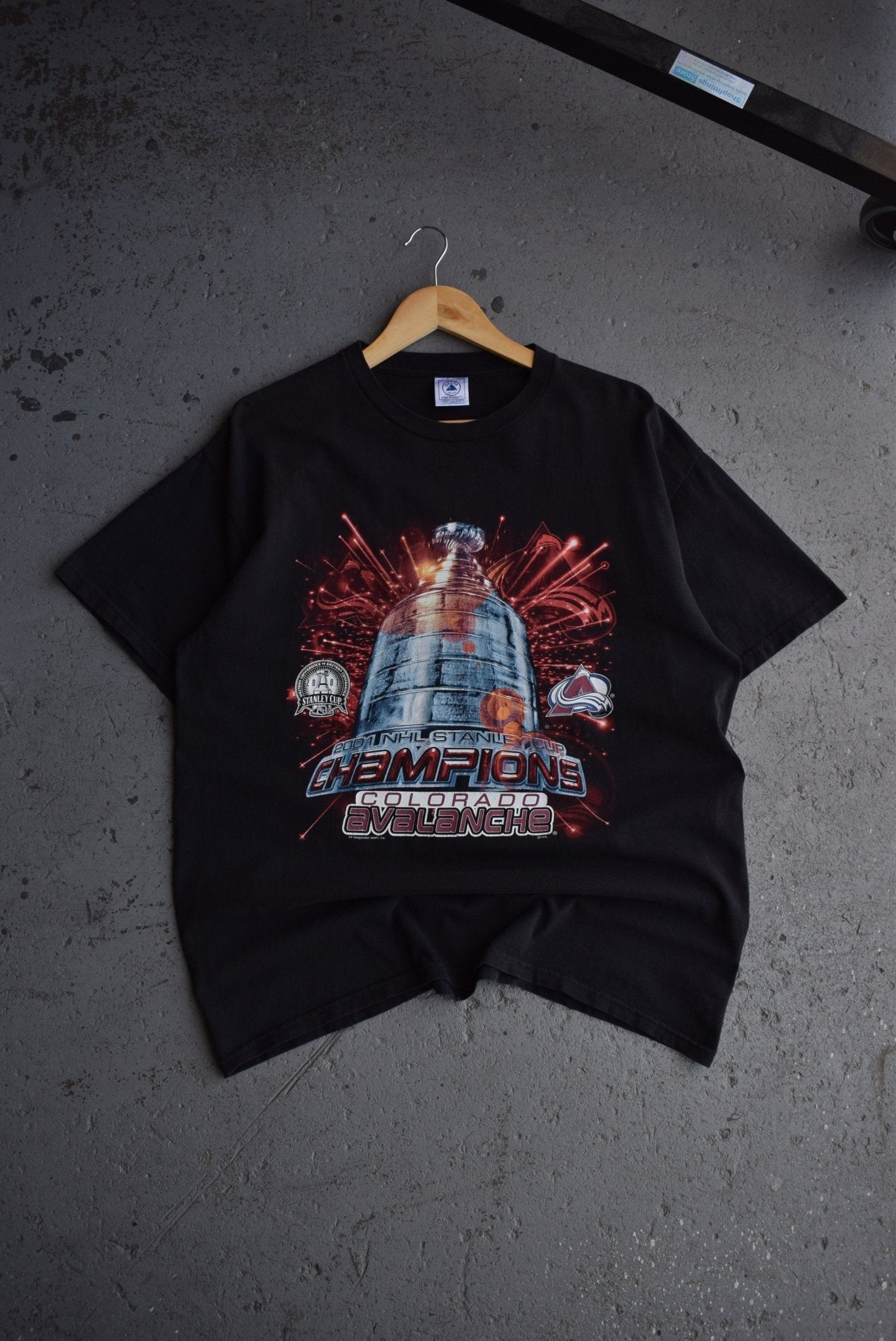 Vintage 2001 NHL Stanley Cup Champions Tee (L) - Retrospective Store