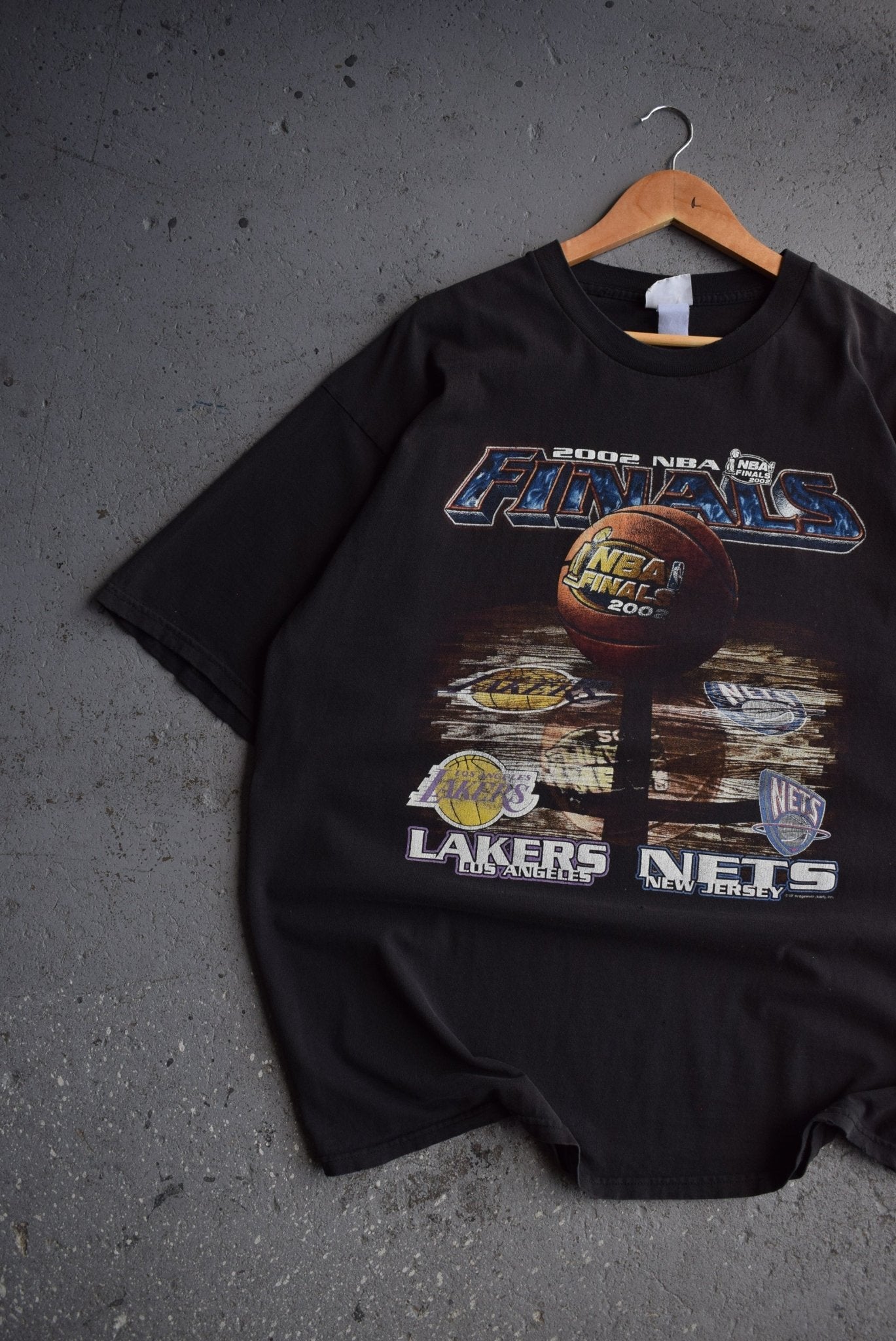 Vintage 2002 NBA Los Angeles Lakers vs New Jersey Nets Tee (XXL) - Retrospective Store