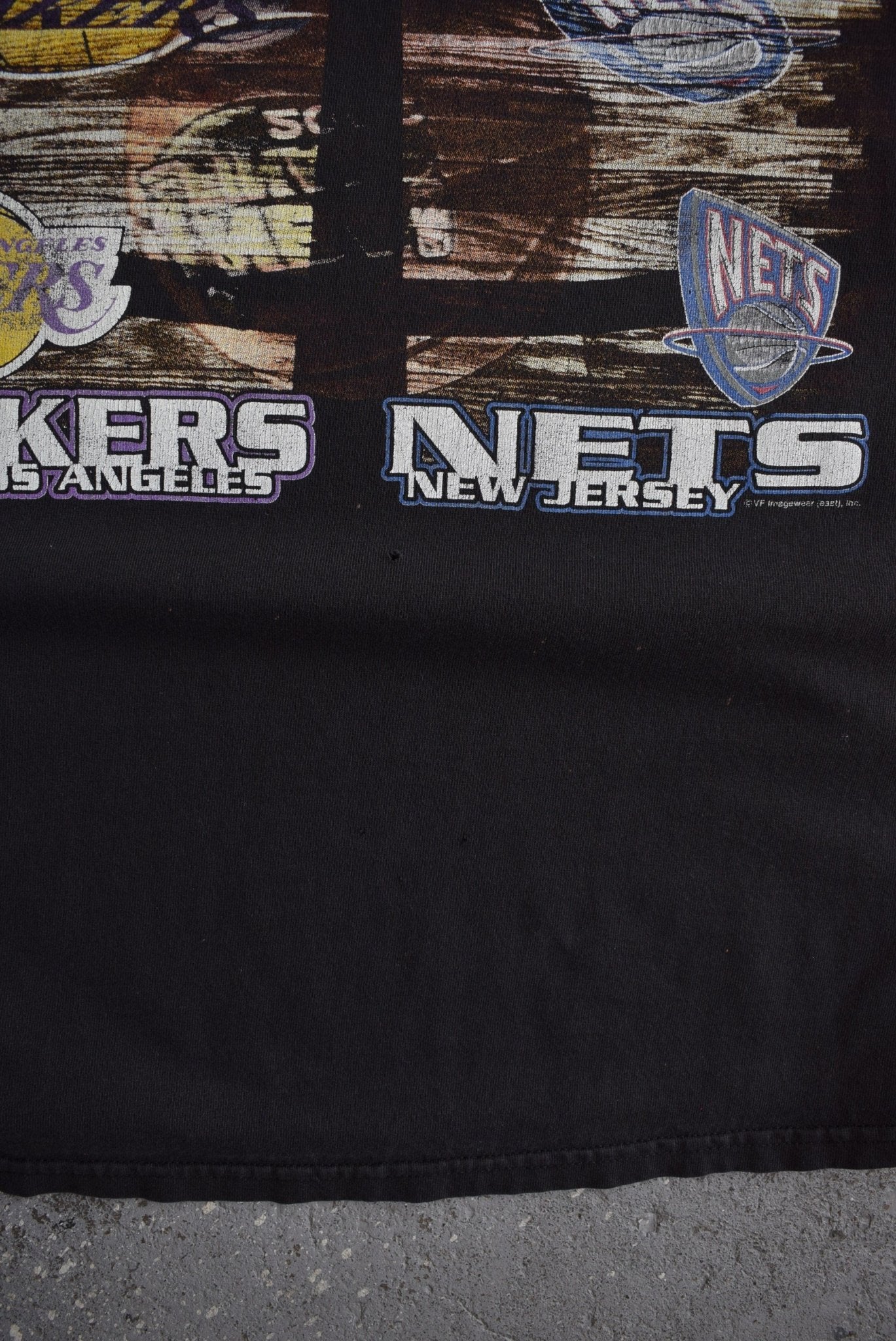 Vintage 2002 NBA Los Angeles Lakers vs New Jersey Nets Tee (XXL) - Retrospective Store