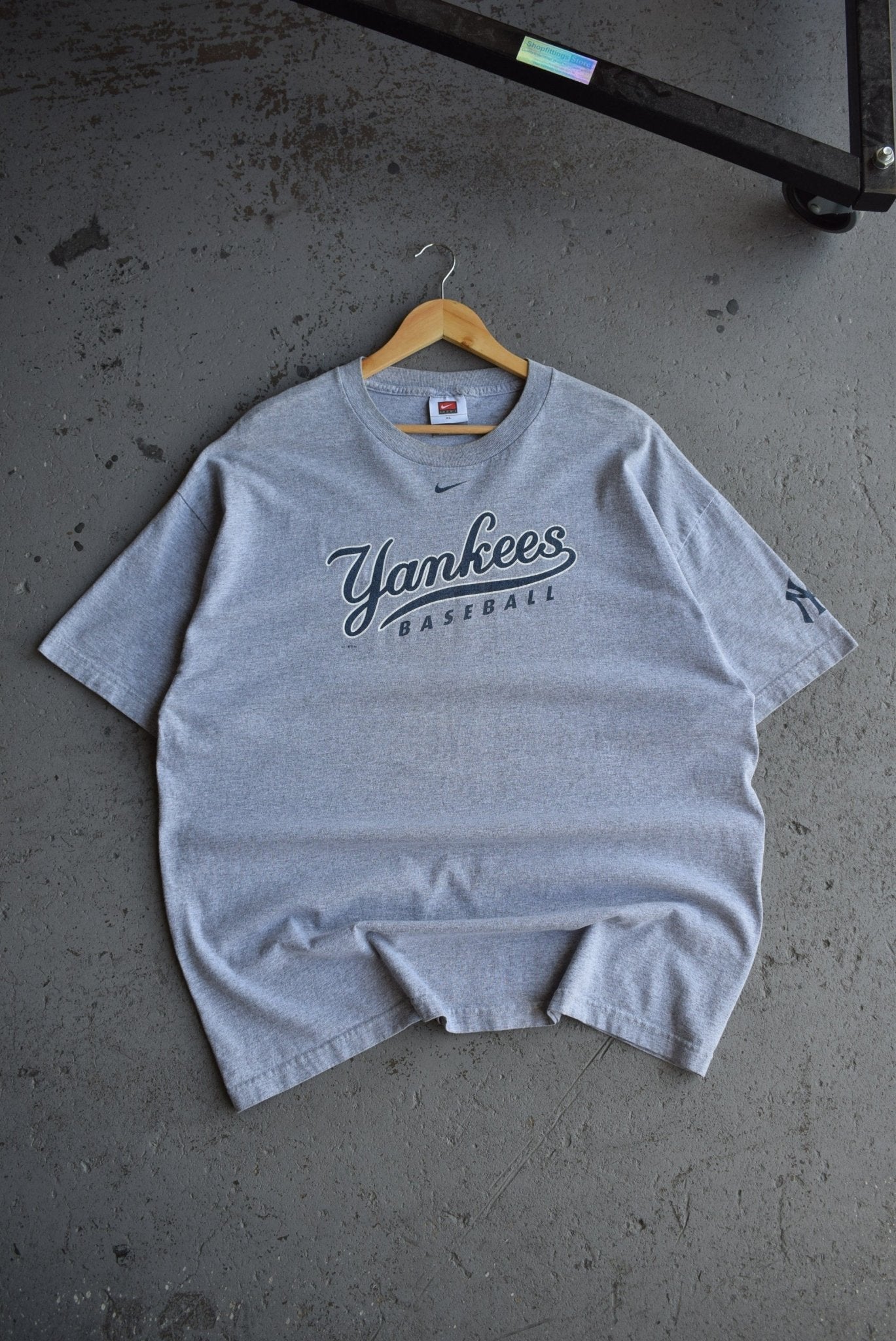 Vintage 2002 Nike x MLB New York Yankees Tee (XL) - Retrospective Store