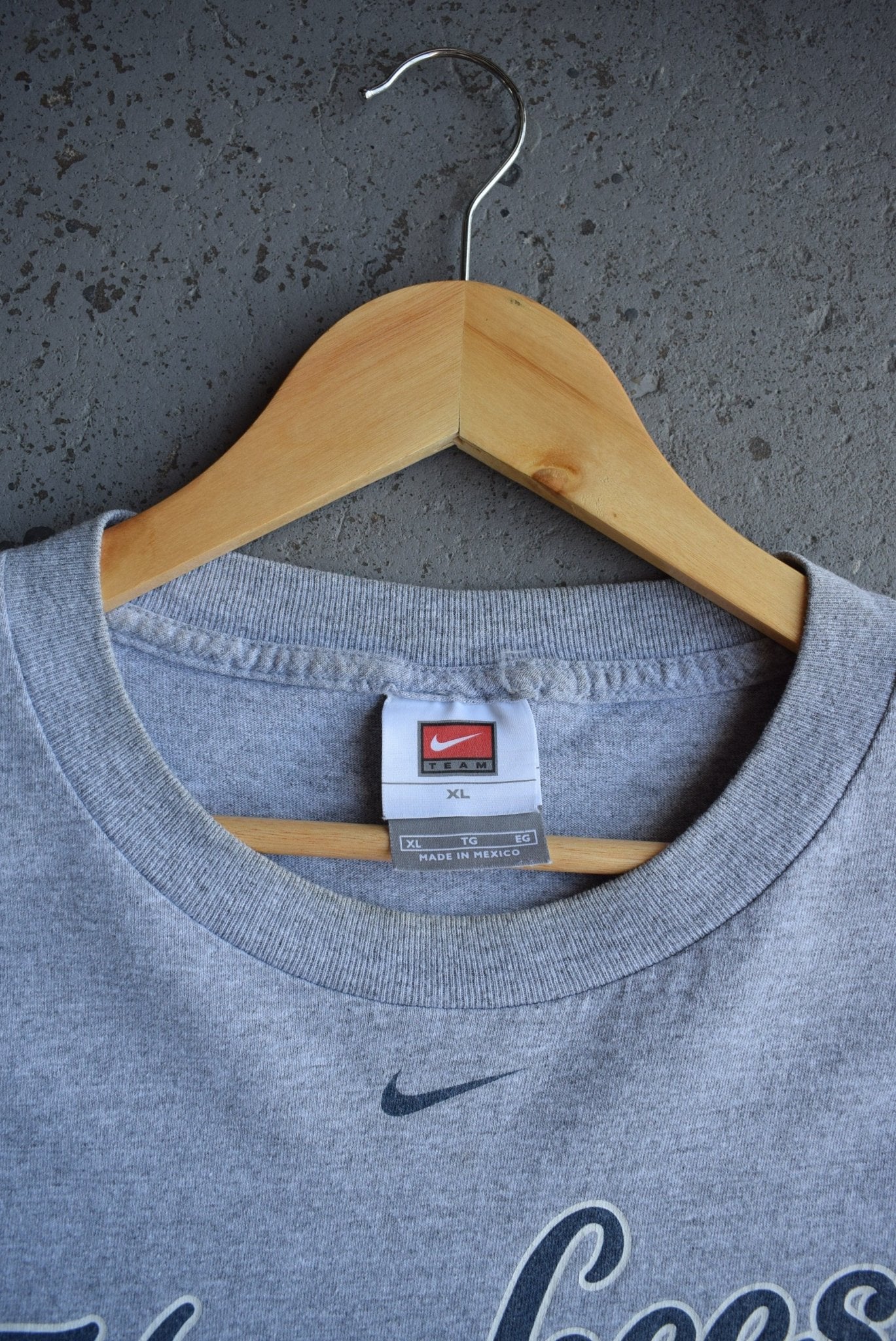 Vintage 2002 Nike x MLB New York Yankees Tee (XL) - Retrospective Store