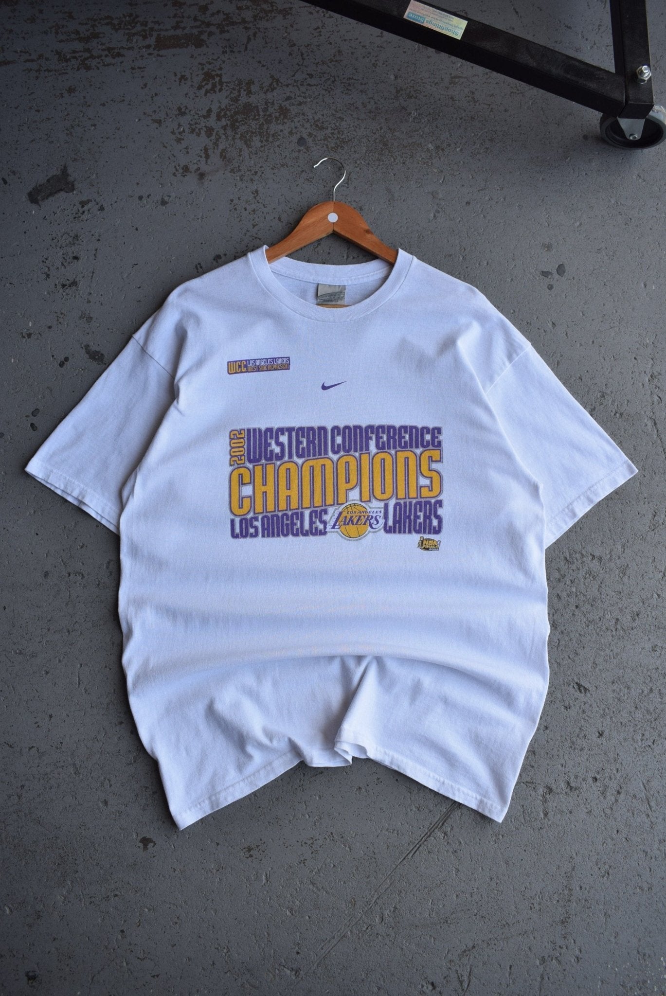 Vintage 2002 Nike x NBA Los Angeles Lakers Champions Tee (L/XL) - Retrospective Store