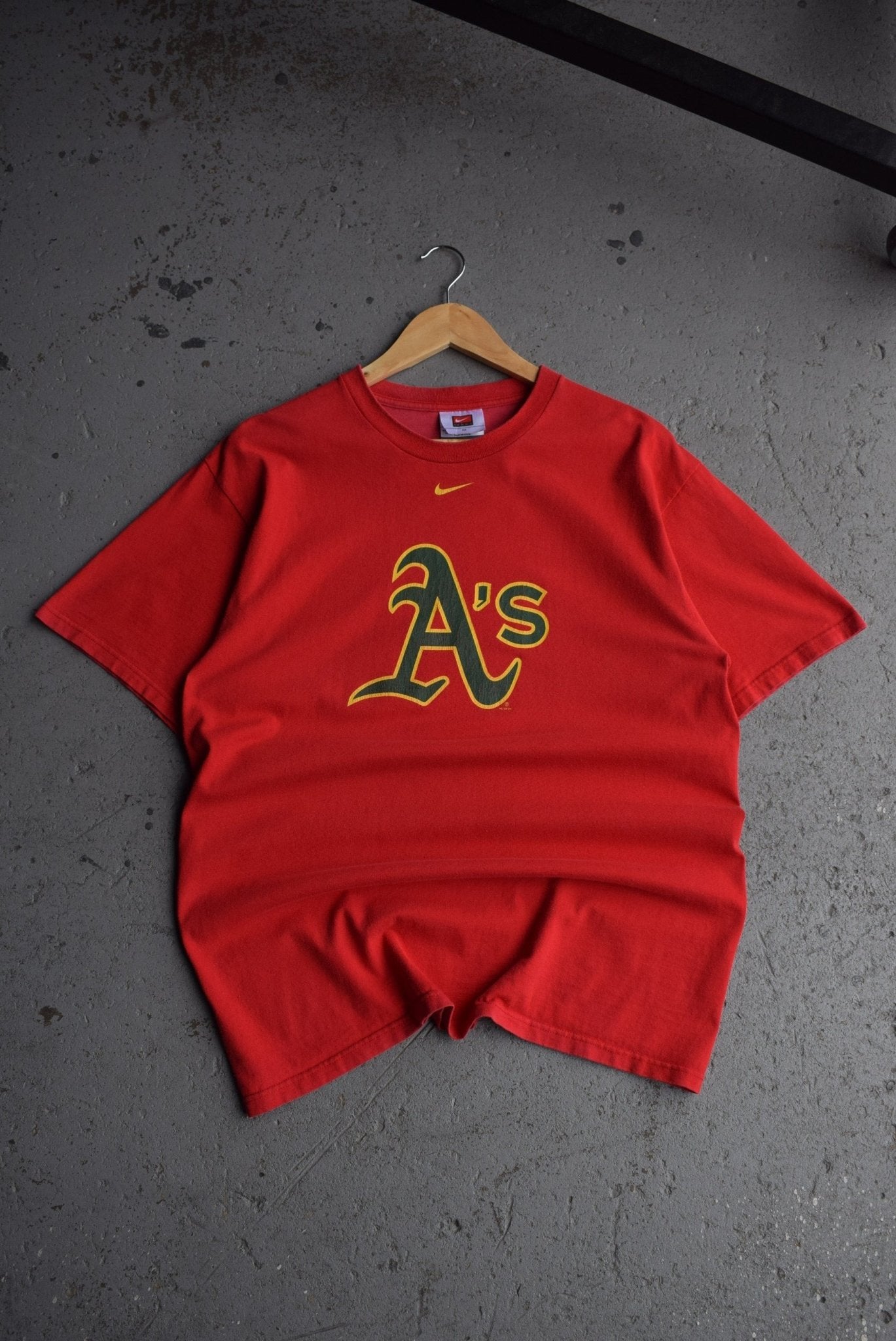 Vintage 2004 Nike x MLB Oakland Athletics Tee (M) - Retrospective Store