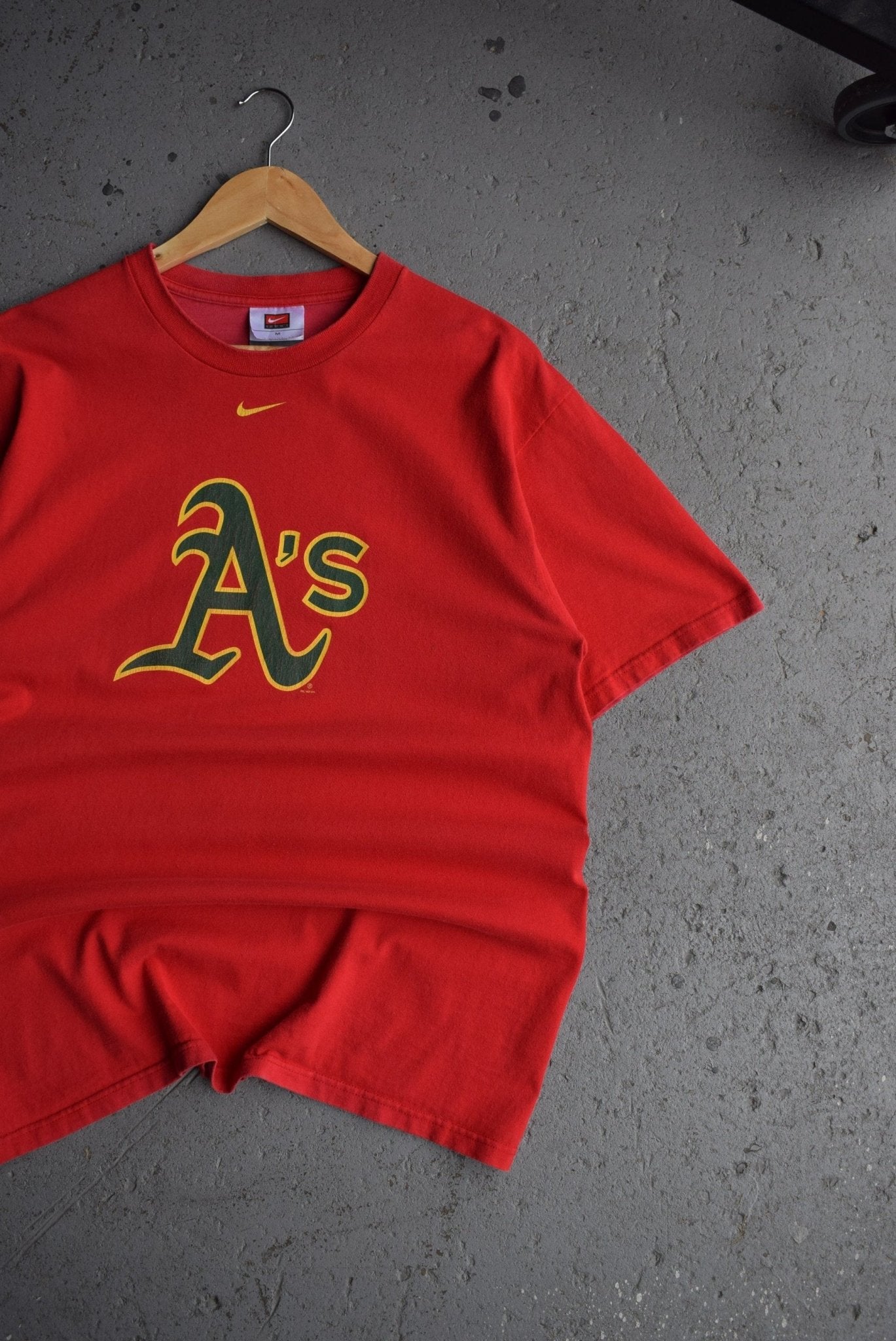 Vintage 2004 Nike x MLB Oakland Athletics Tee (M) - Retrospective Store