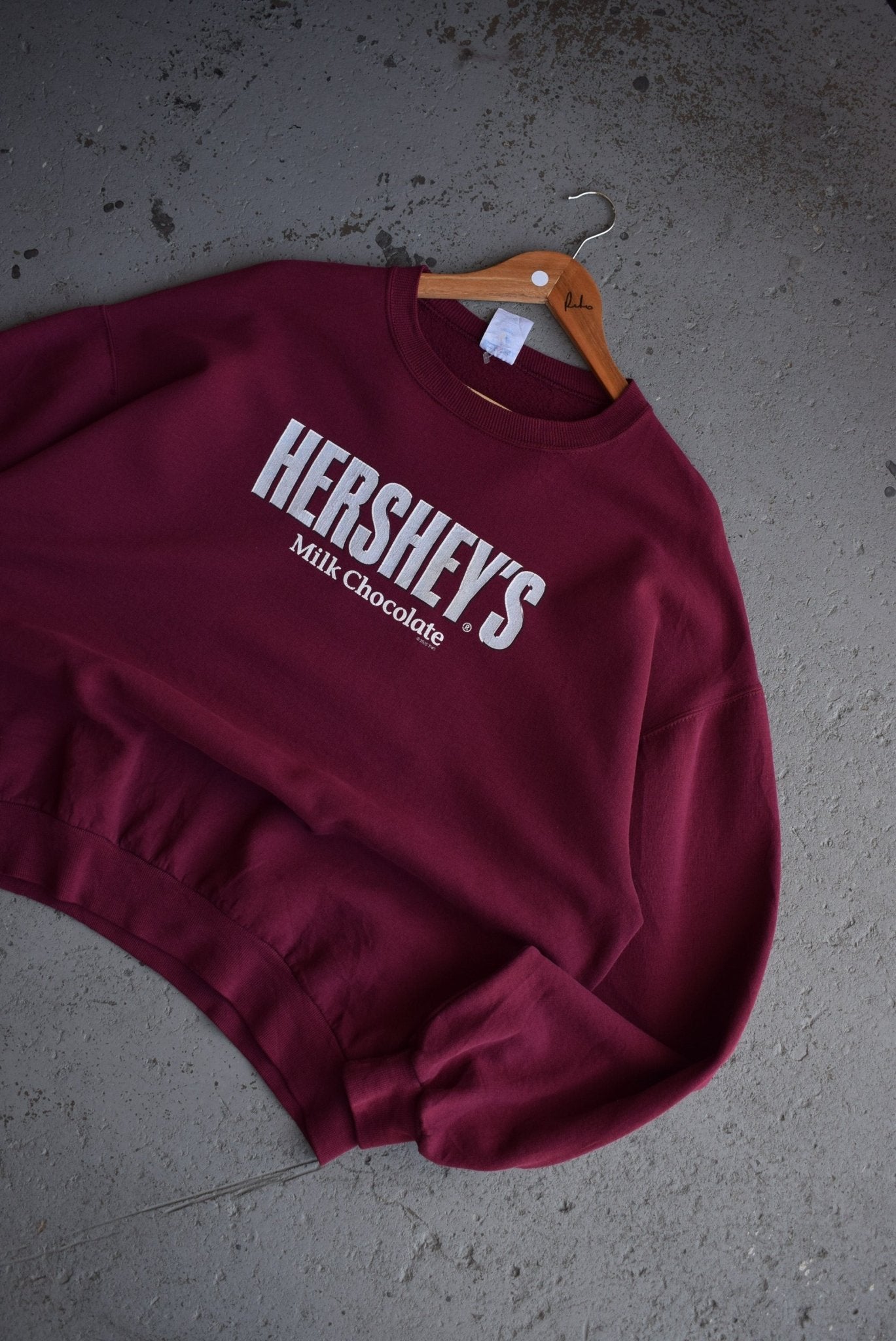 Vintage 2005 Hersey's Milk Chocolate Graphic Crewneck (M/L) - Retrospective Store